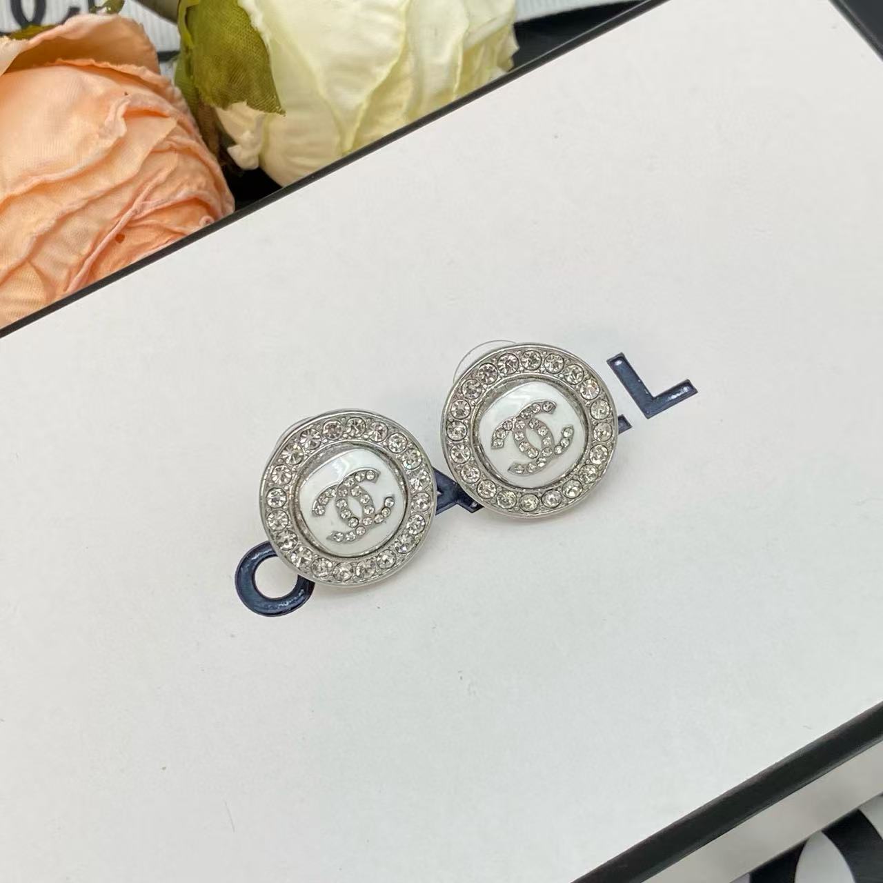 CHANE1 ダイヤモンドセット ダブルC ラウンドスタッドピアス【50％割引+送料無料】