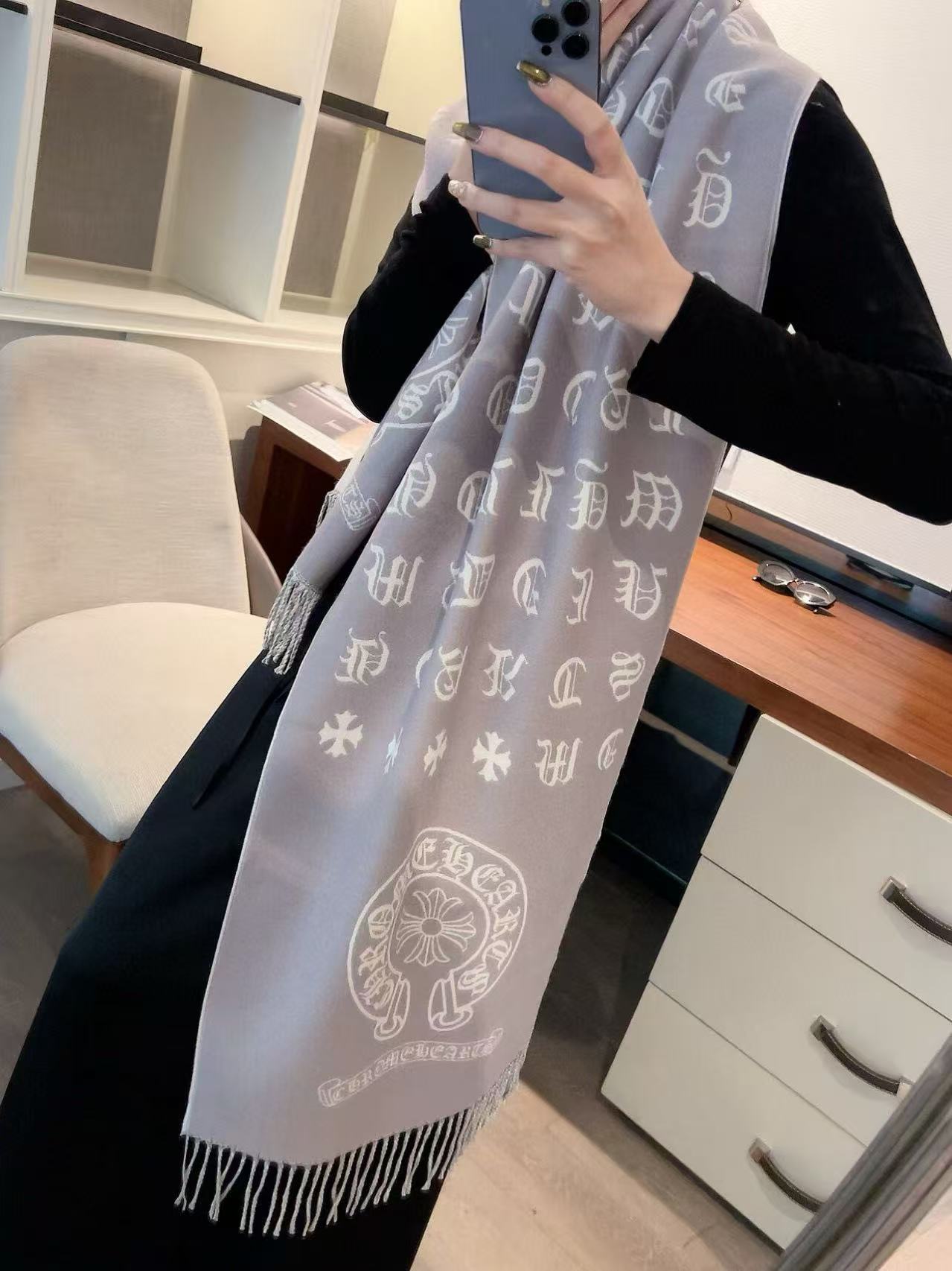 Chr0me Heartsラウンドプリントのカシミアスカーフ【50％割引+送料無料】