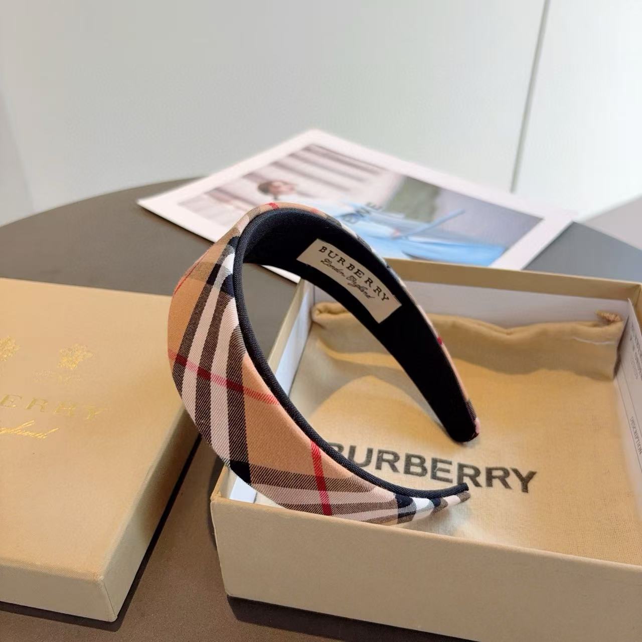 BUR8ERRYのつば広チェック柄ヘッドバンド【50％割引+送料無料】