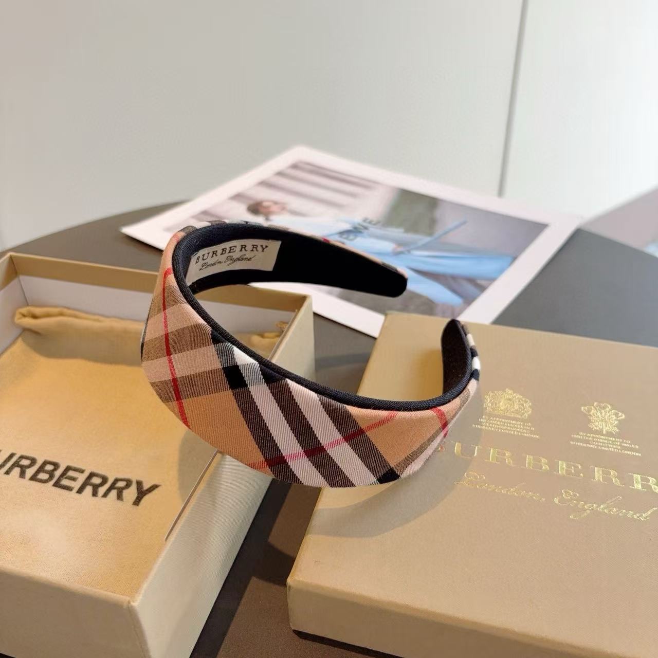 BUR8ERRYのつば広チェック柄ヘッドバンド【50％割引+送料無料】