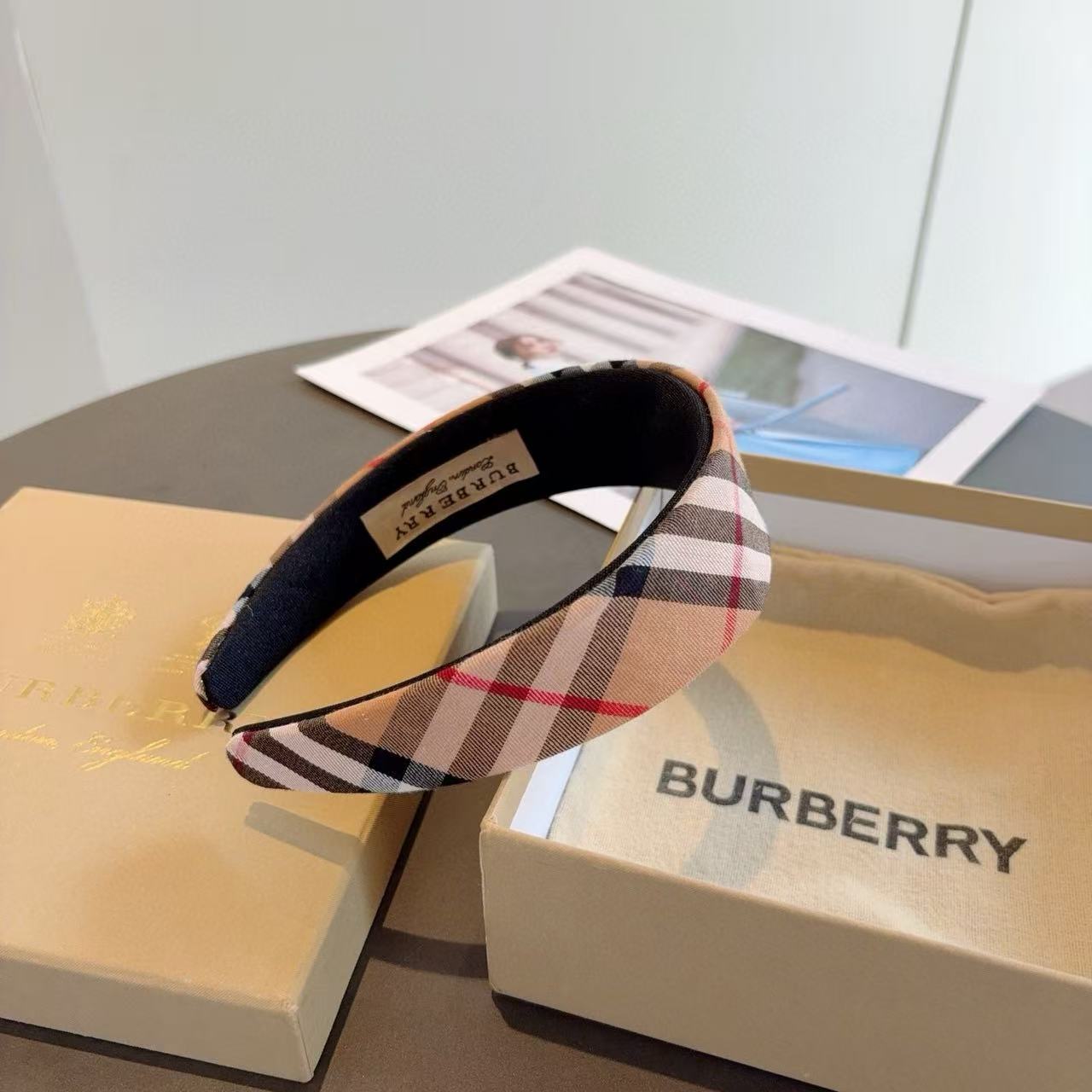 BUR8ERRYのつば広チェック柄ヘッドバンド【50％割引+送料無料】