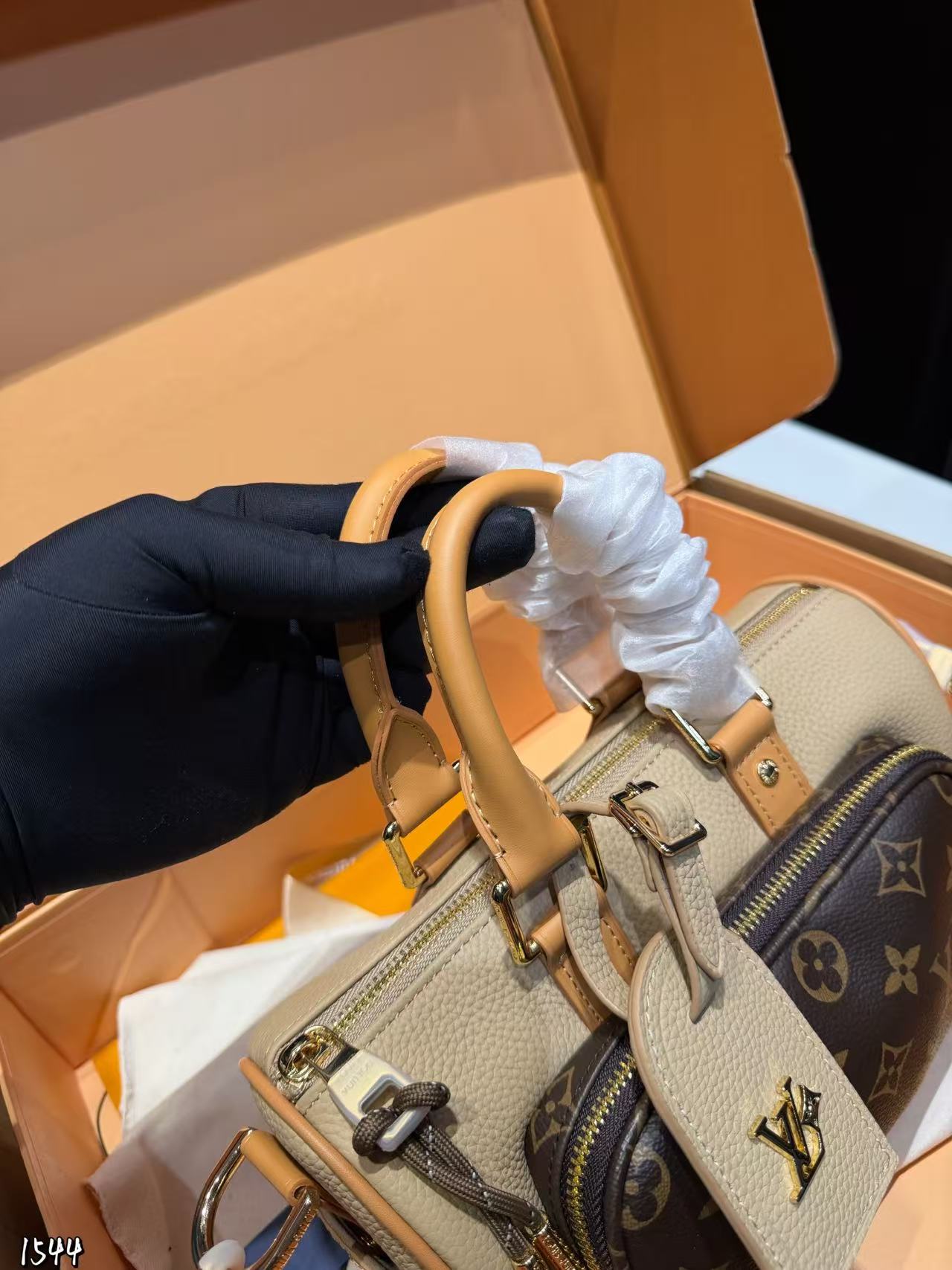 LV Trainer牛革ハンドバッグ【50％割引+送料無料】