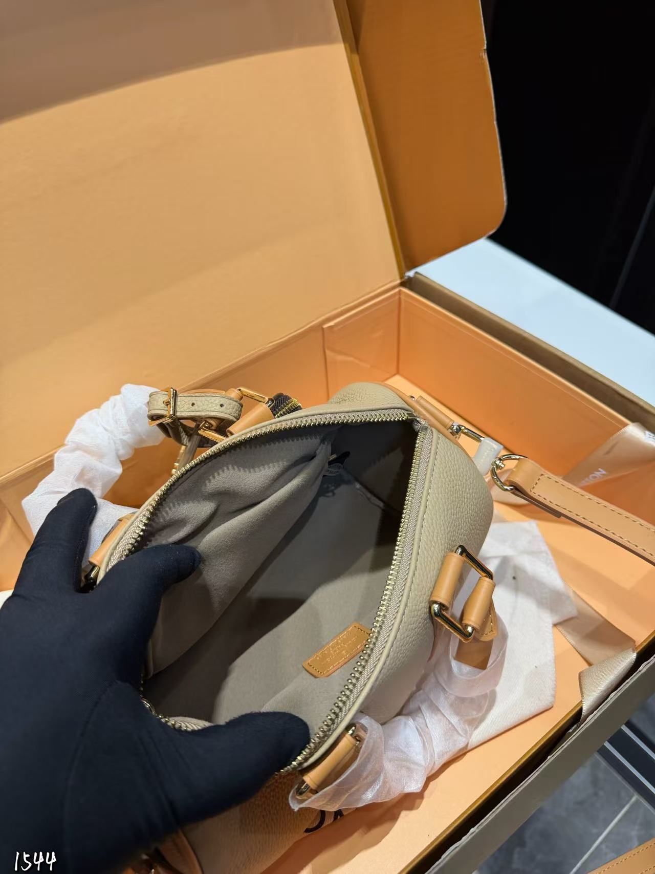 LV Trainer牛革ハンドバッグ【50％割引+送料無料】