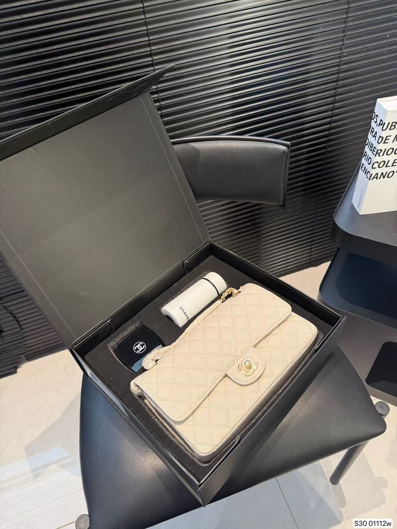 CHANE1 ミラー+ウォーターボトル+チェーンバッグ 3点セット【50％割引+送料無料】