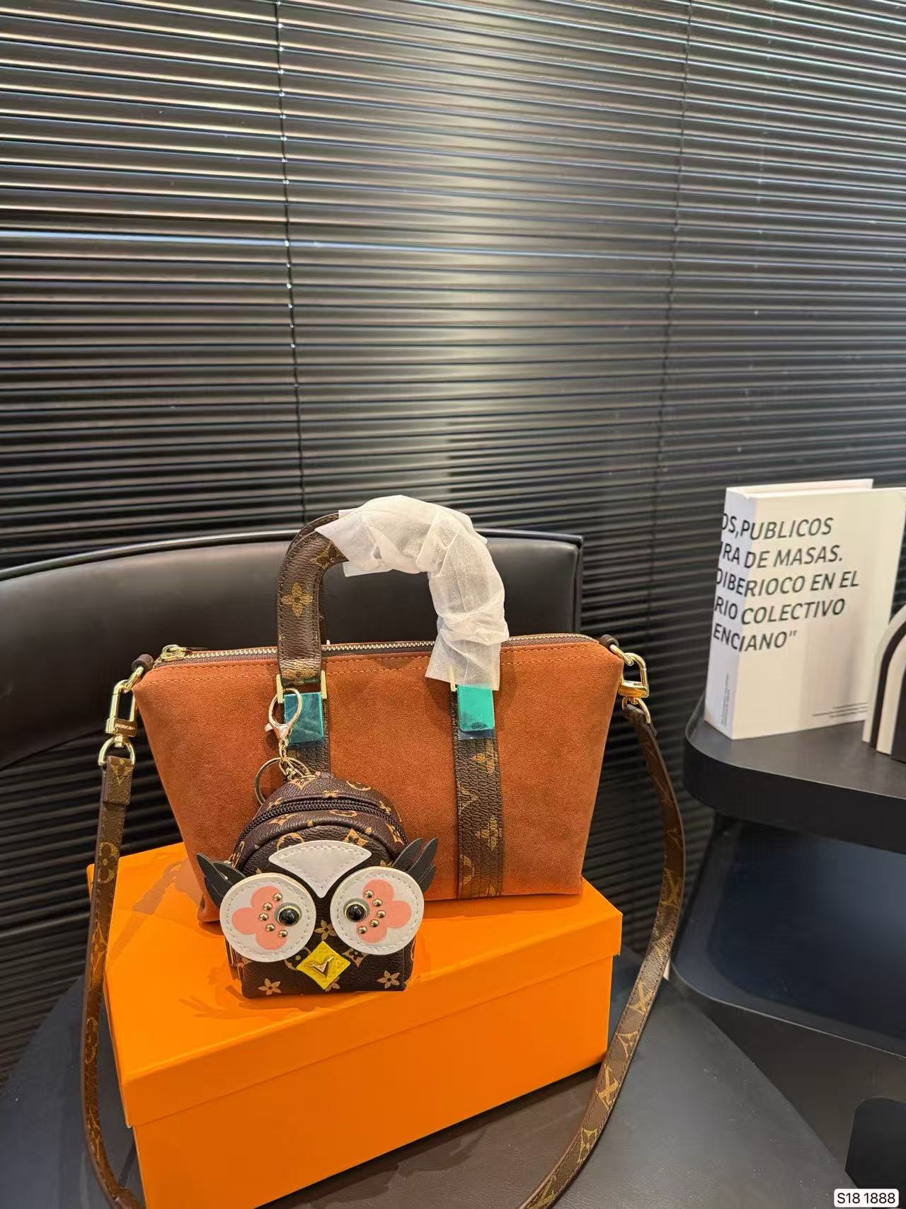 LVディアスキンハンドバッグ【50％割引+送料無料】