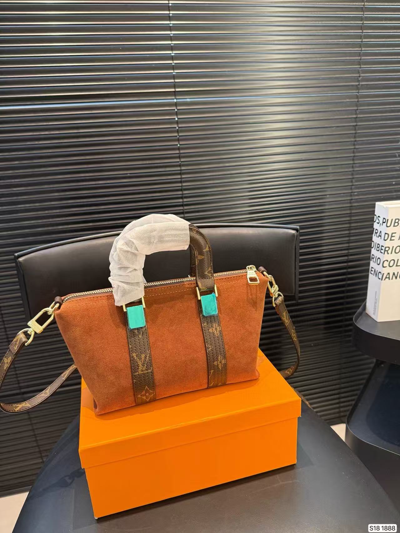 LVディアスキンハンドバッグ【50％割引+送料無料】