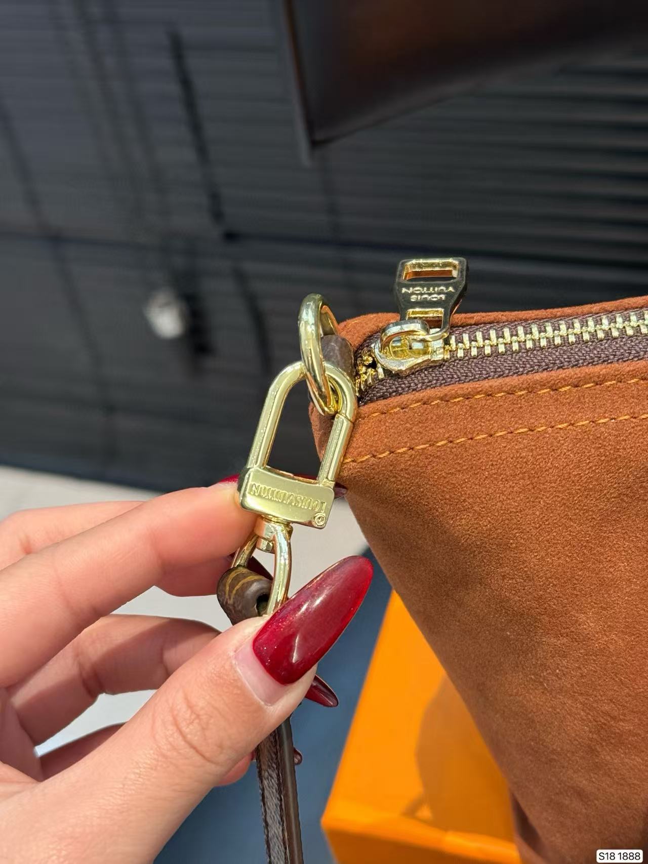 LVディアスキンハンドバッグ【50％割引+送料無料】