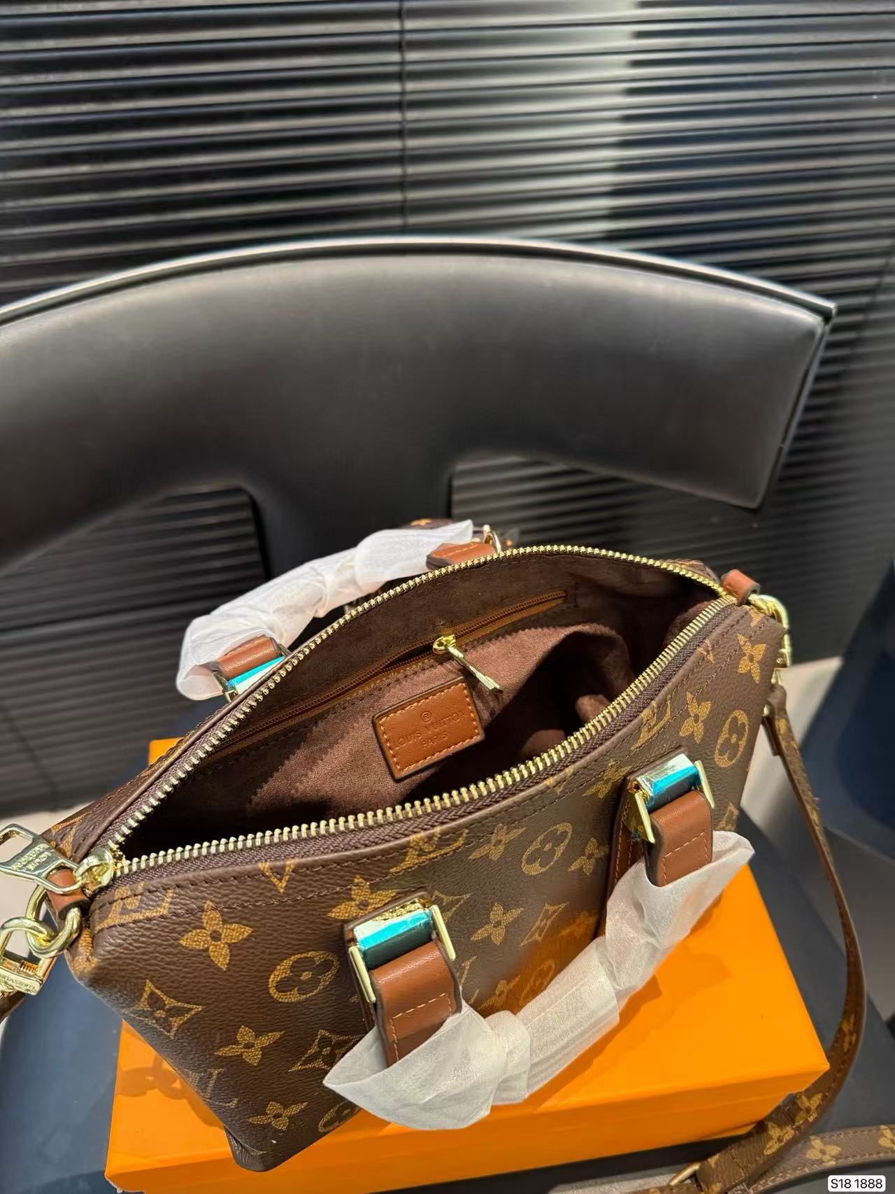 LVプリントハンドバッグ【50％割引+送料無料】