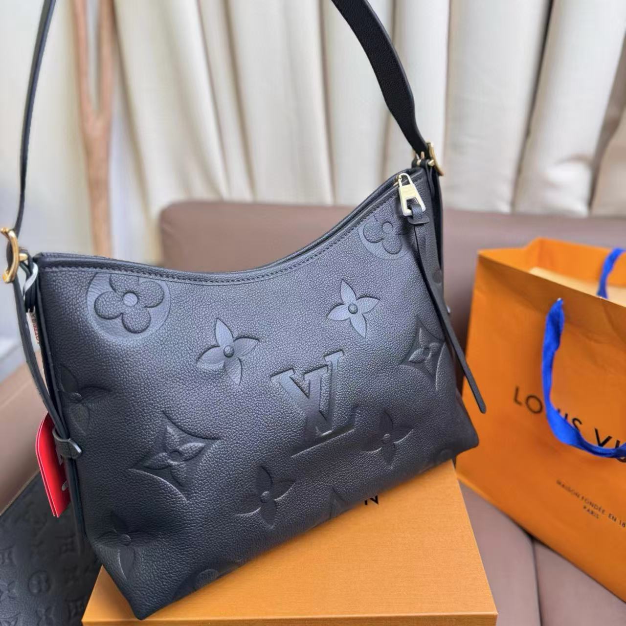 LVの高品質エンボス加工アンダーアームバッグ【50％割引+送料無料】