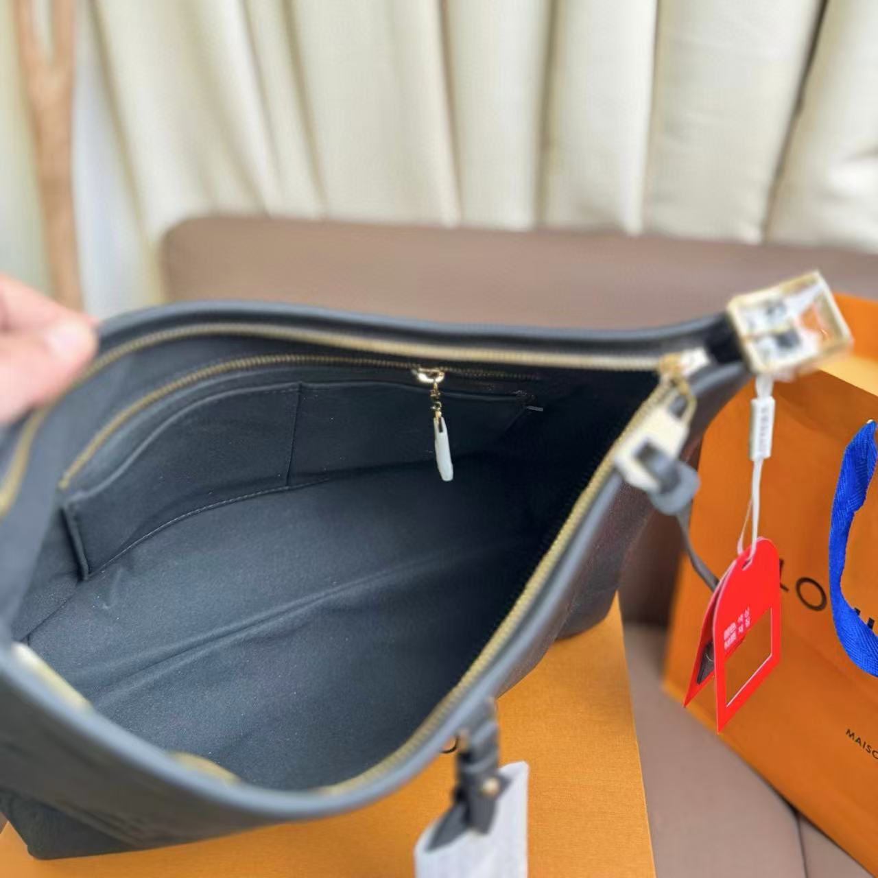 LVの高品質エンボス加工アンダーアームバッグ【50％割引+送料無料】