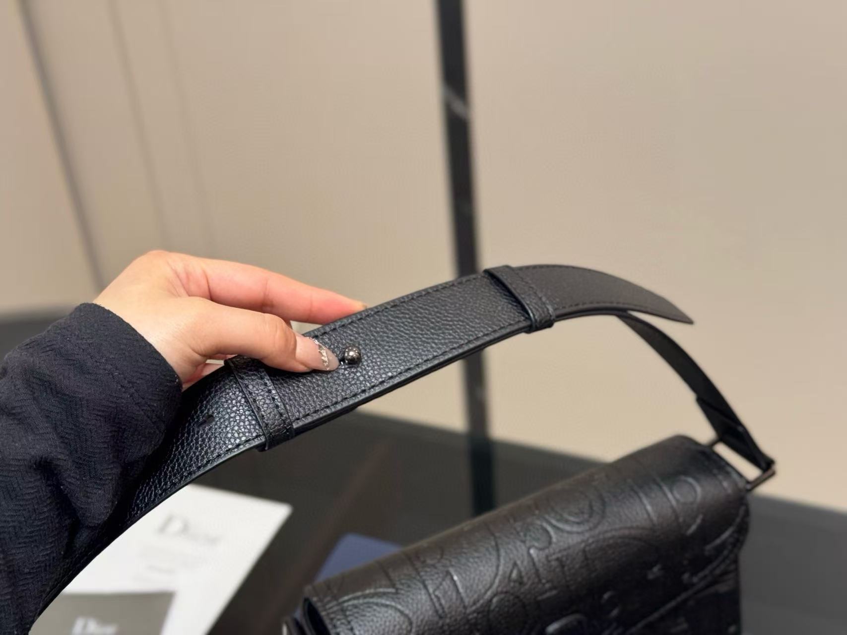 DI0Rメンズシングルショルダークロスボディバッグ【50％割引+送料無料】