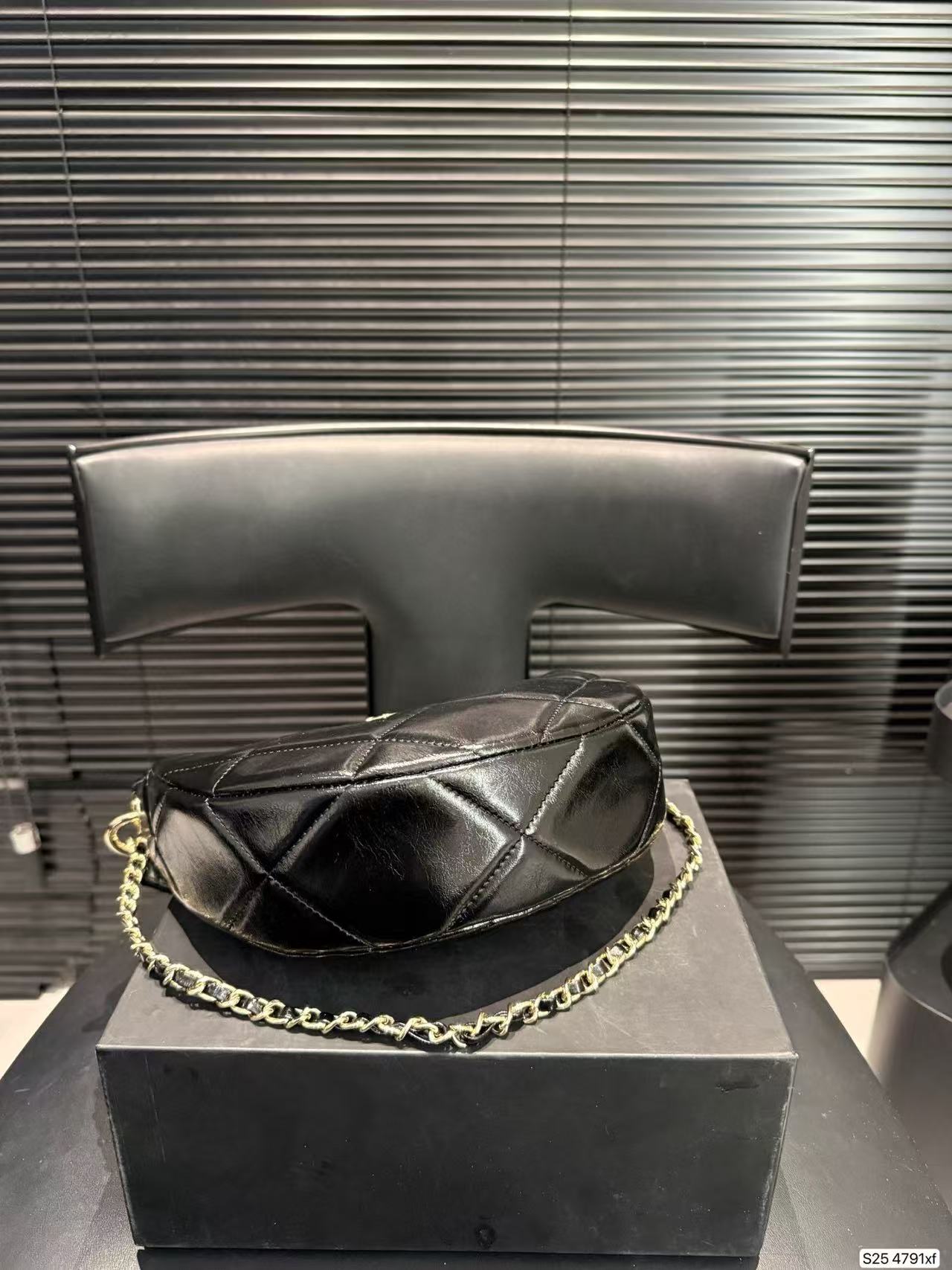 CHANE1 五芒星 ハーフサークルバッグ【50％割引+送料無料】