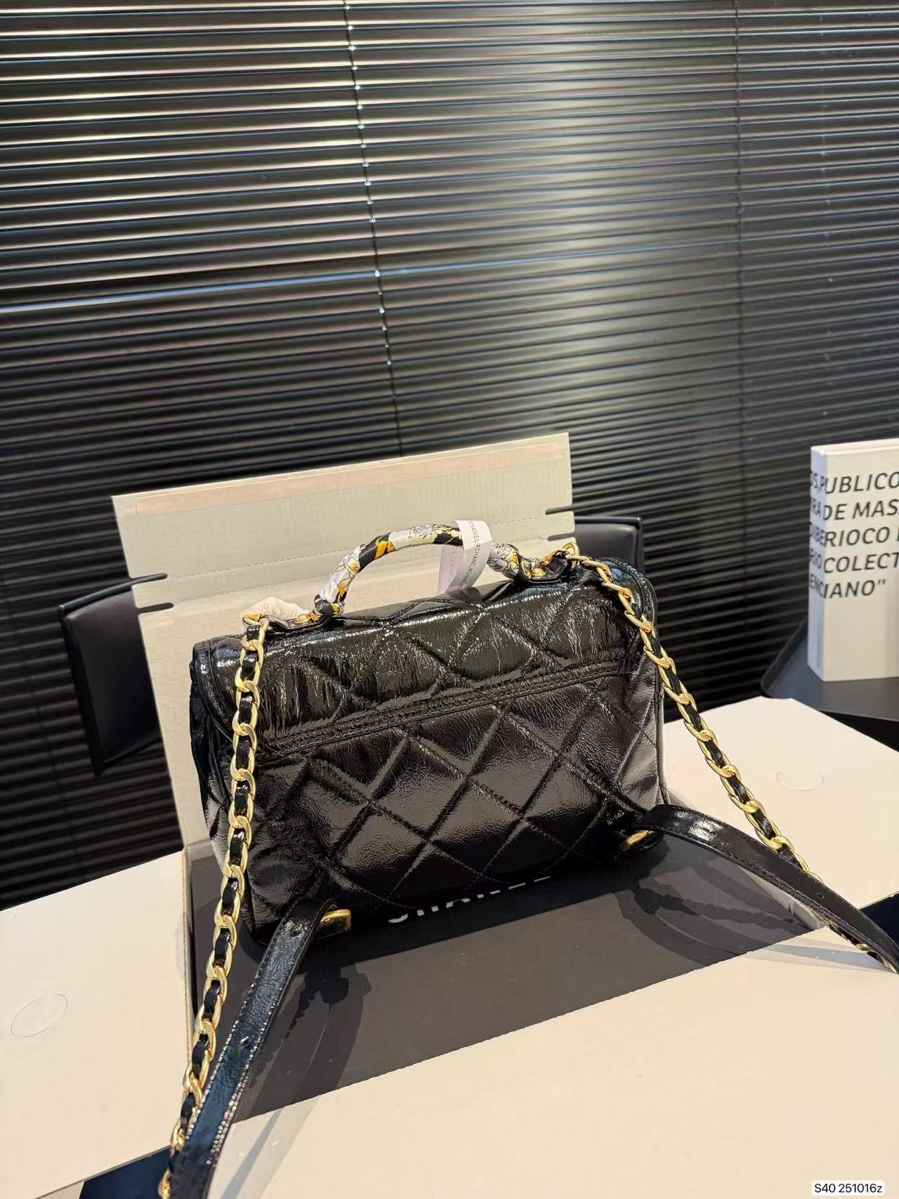 CHANE1 高品質チェーンバックパック【50％割引+送料無料】