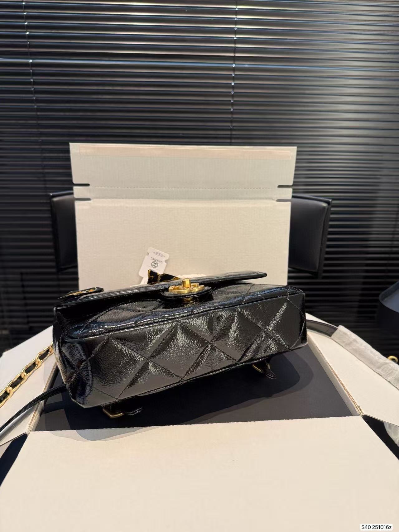 CHANE1 高品質チェーンバックパック【50％割引+送料無料】