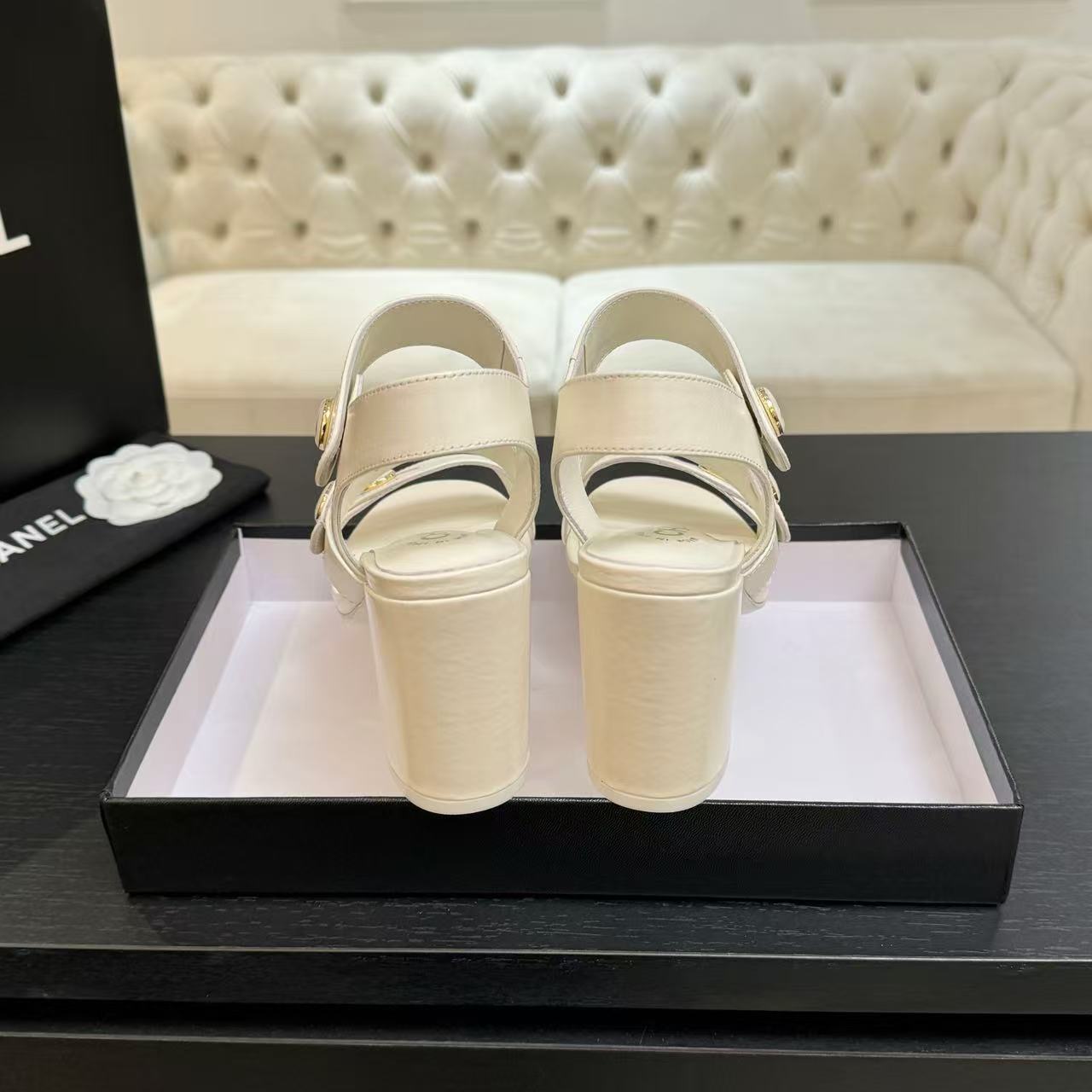 CHANE1 高品質ダブルCボタンハイヒール【50％割引+送料無料】