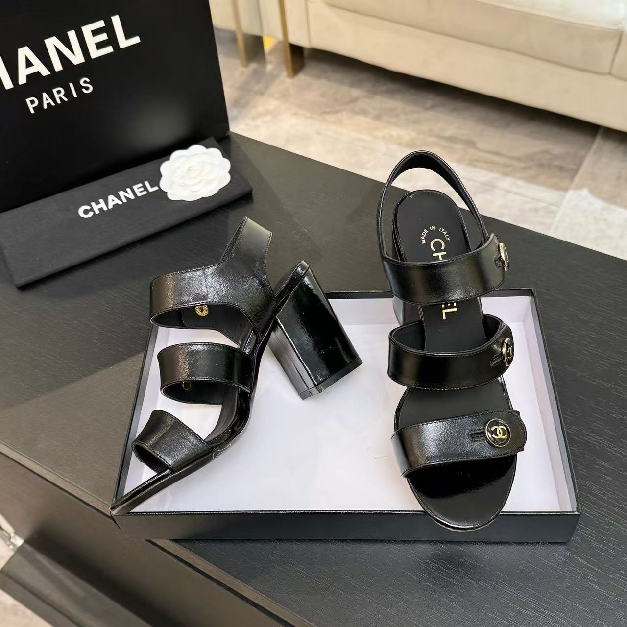 CHANE1 高品質ダブルCボタンハイヒール【50％割引+送料無料】