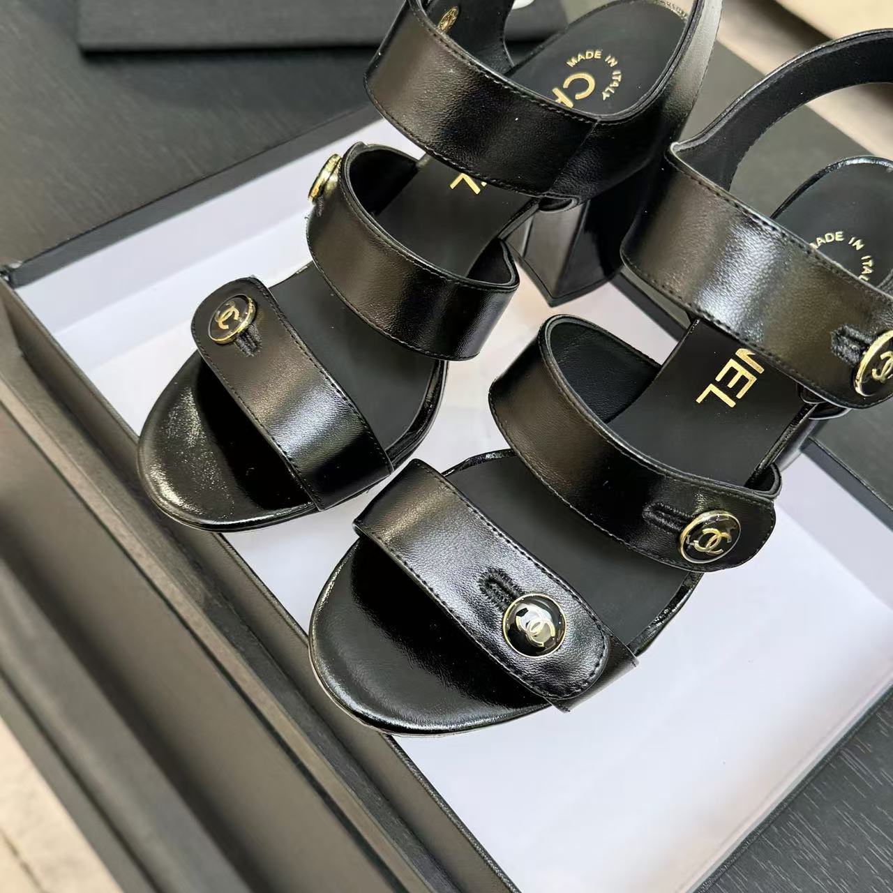 CHANE1 高品質ダブルCボタンハイヒール【50％割引+送料無料】