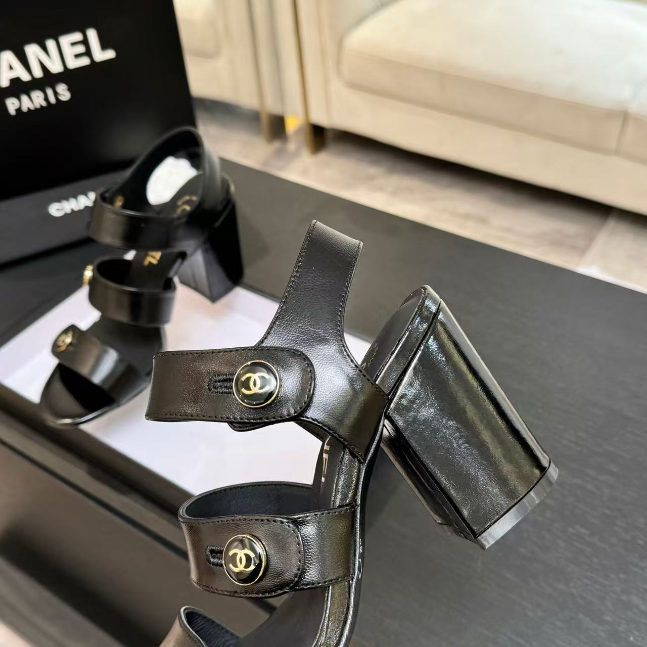 CHANE1 高品質ダブルCボタンハイヒール【50％割引+送料無料】