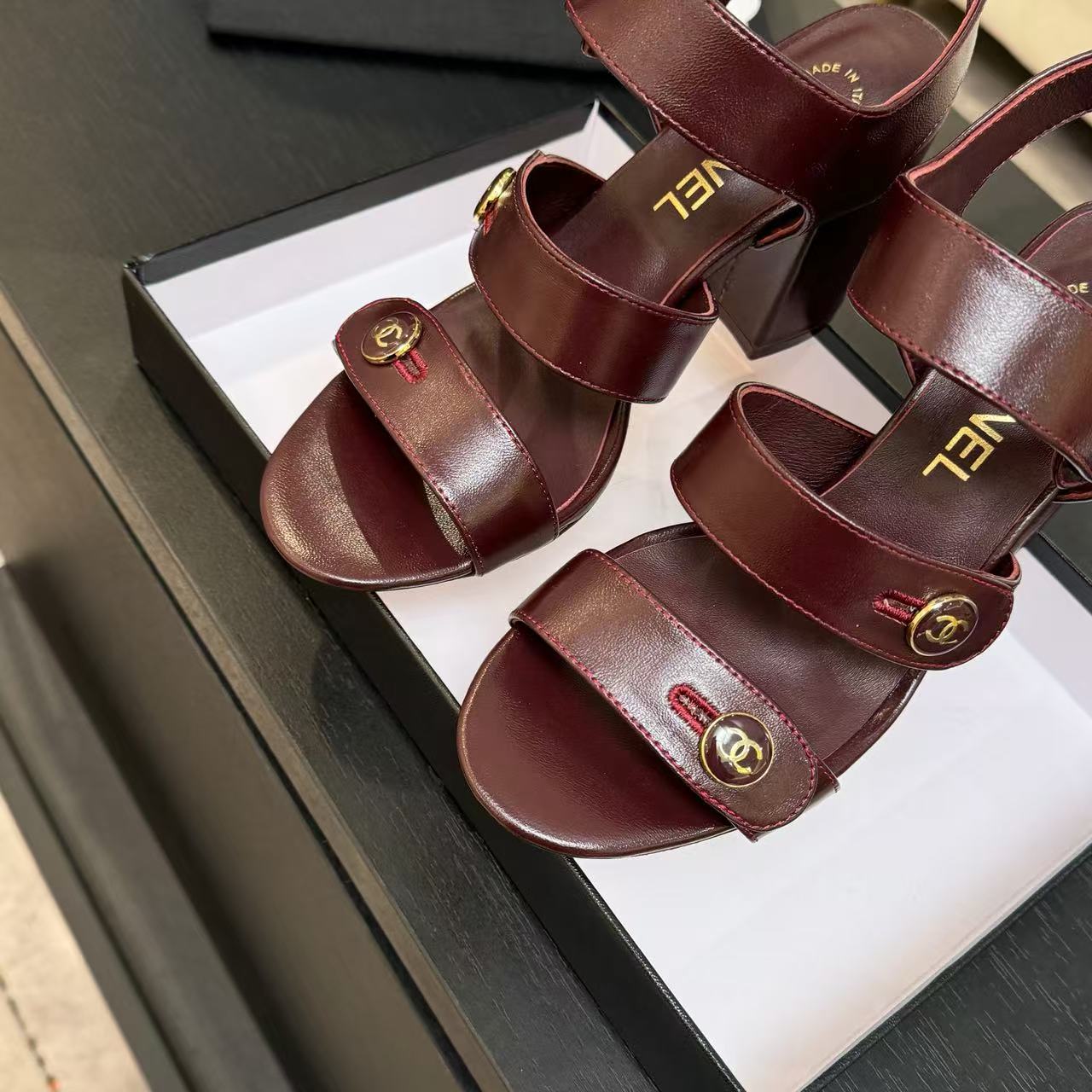 CHANE1 高品質ダブルCボタンハイヒール【50％割引+送料無料】