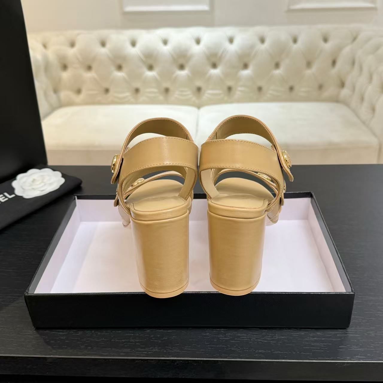 CHANE1 高品質ダブルCボタンハイヒール【50％割引+送料無料】