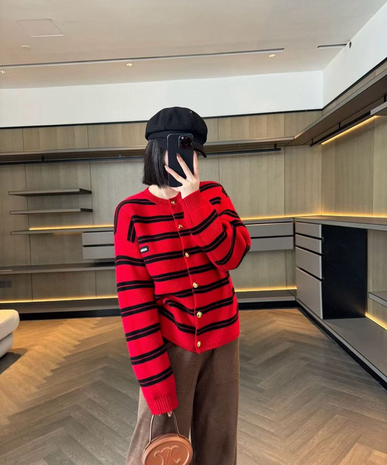 M1UM1U メタルボタン ストライプ ウール カーディガン【50％割引+送料無料】