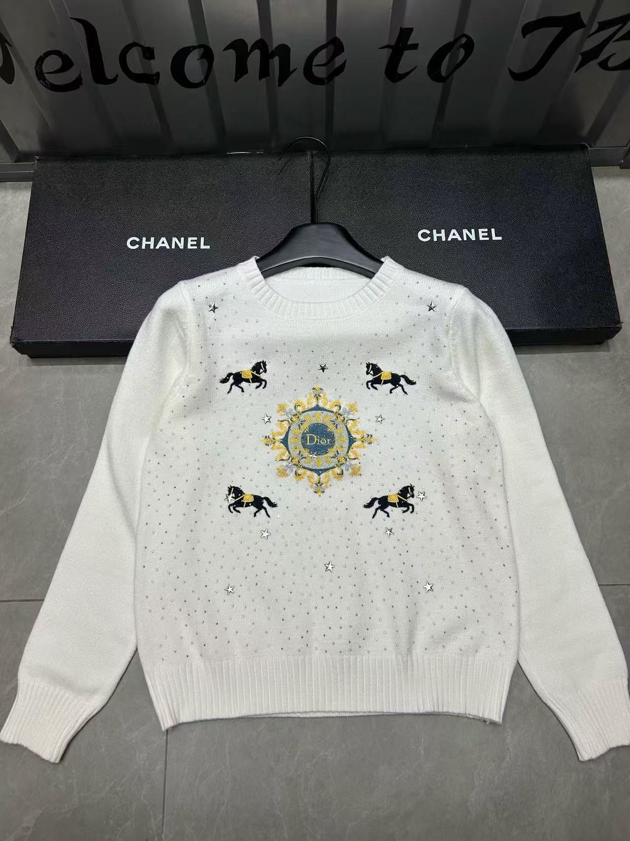DIOR刺繍ラインストーンセーター【50％割引+送料無料】