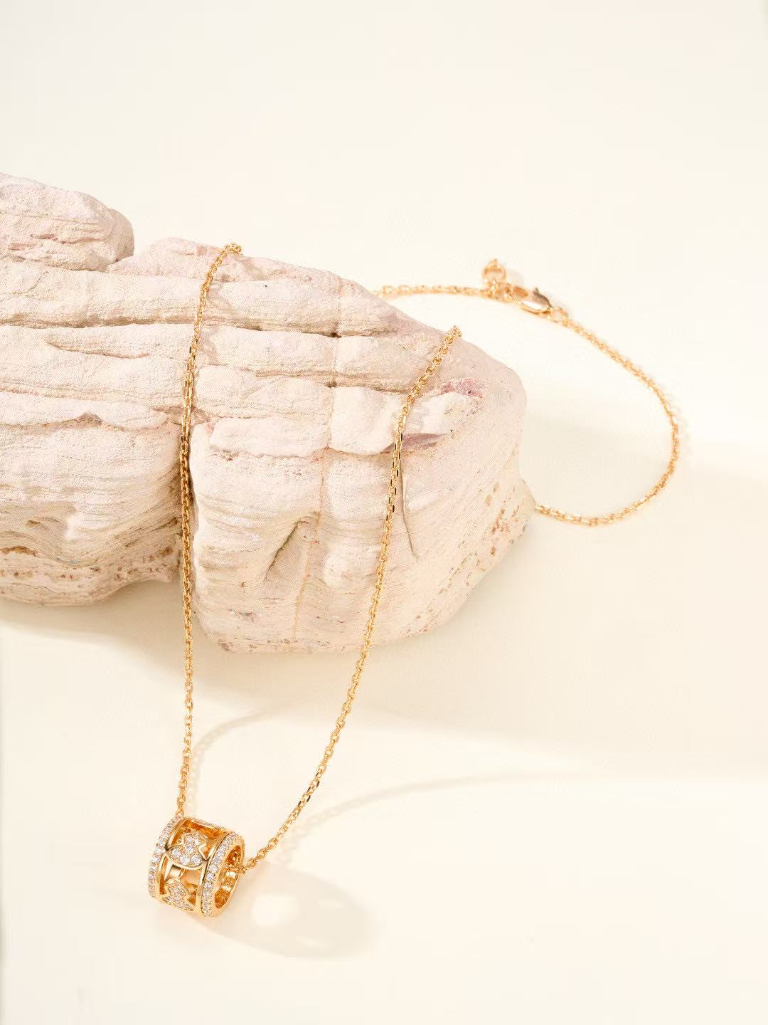 Qeel1n 3Dダイヤモンドスタッズひょうたんネックレス【50％割引+送料無料】