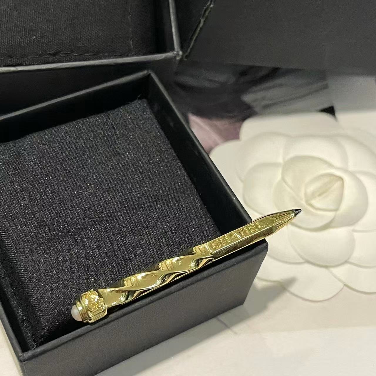 CHANE1 パールツイストブローチ【50％割引+送料無料】