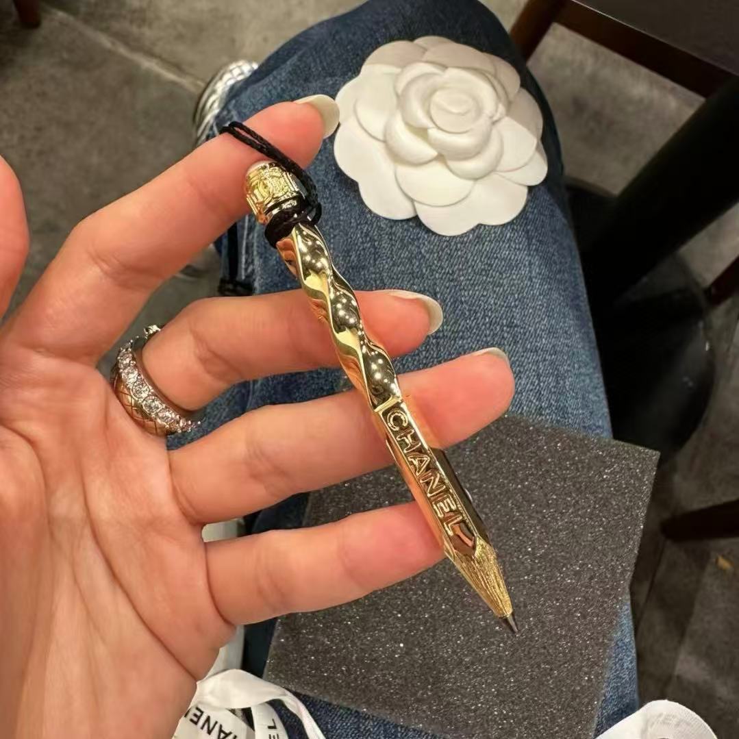 CHANE1 パールツイストブローチ【50％割引+送料無料】