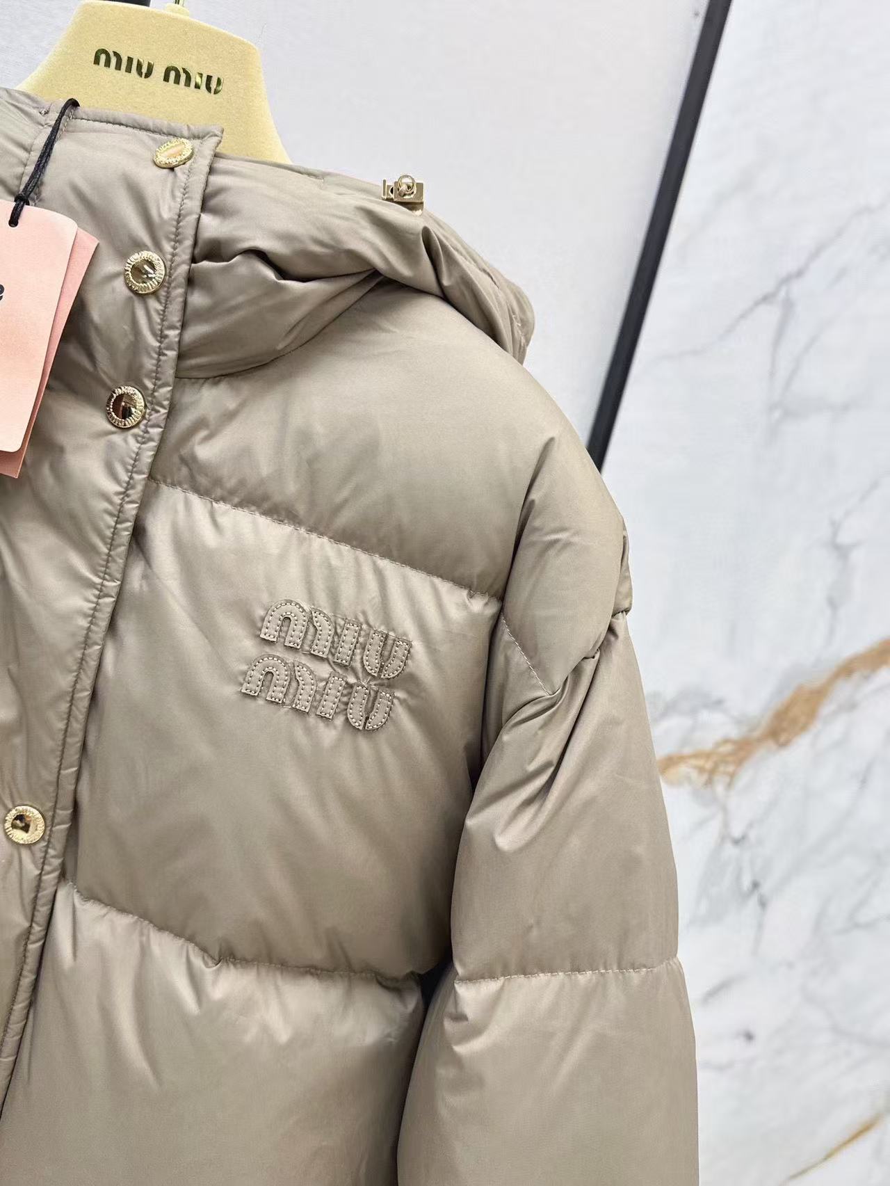 M1UM1U シンプルフード付きダウンジャケット【50％割引+送料無料】