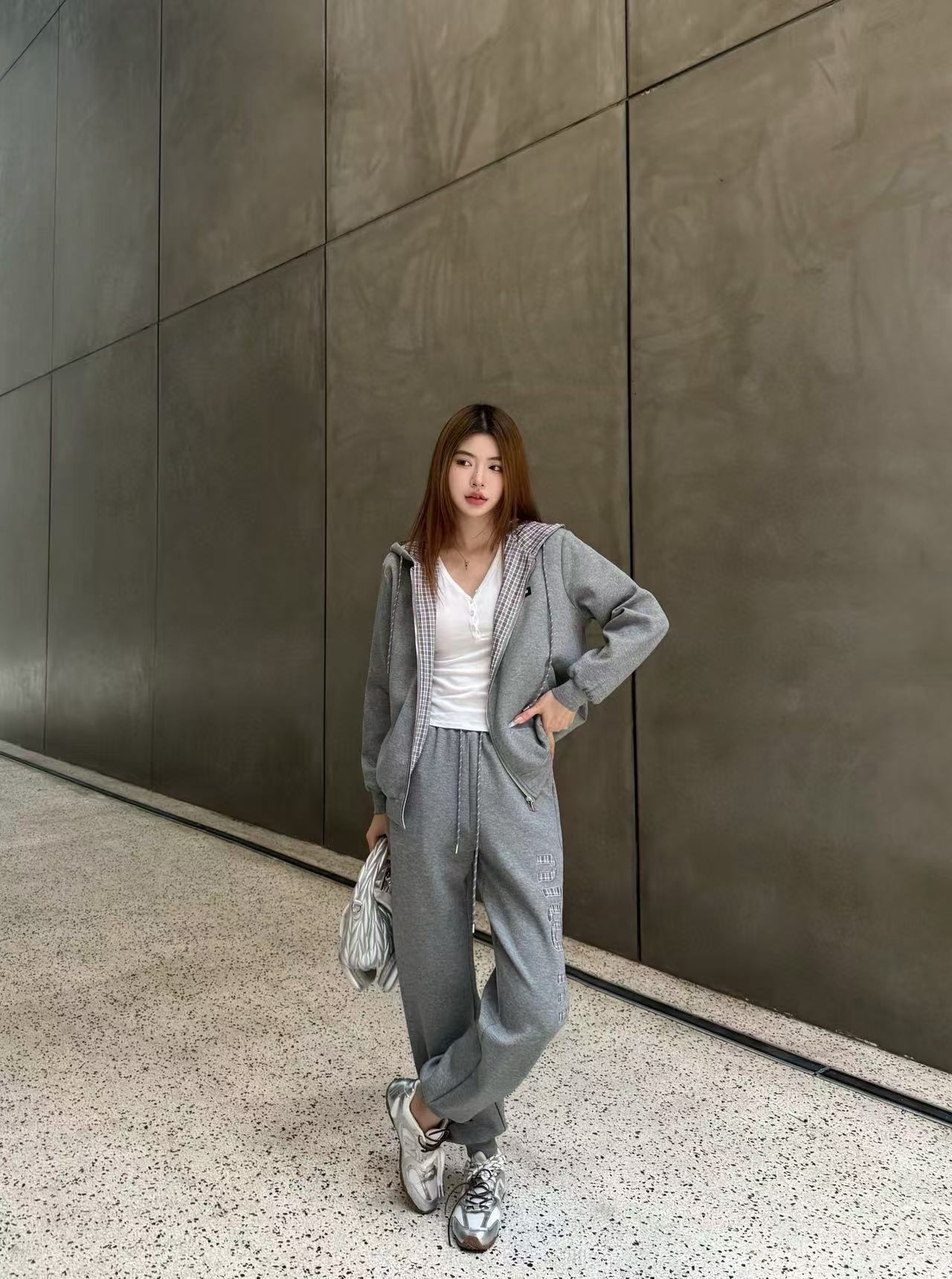 M1UM1U リバーシブルフード付きカジュアルスーツ【50％割引+送料無料】