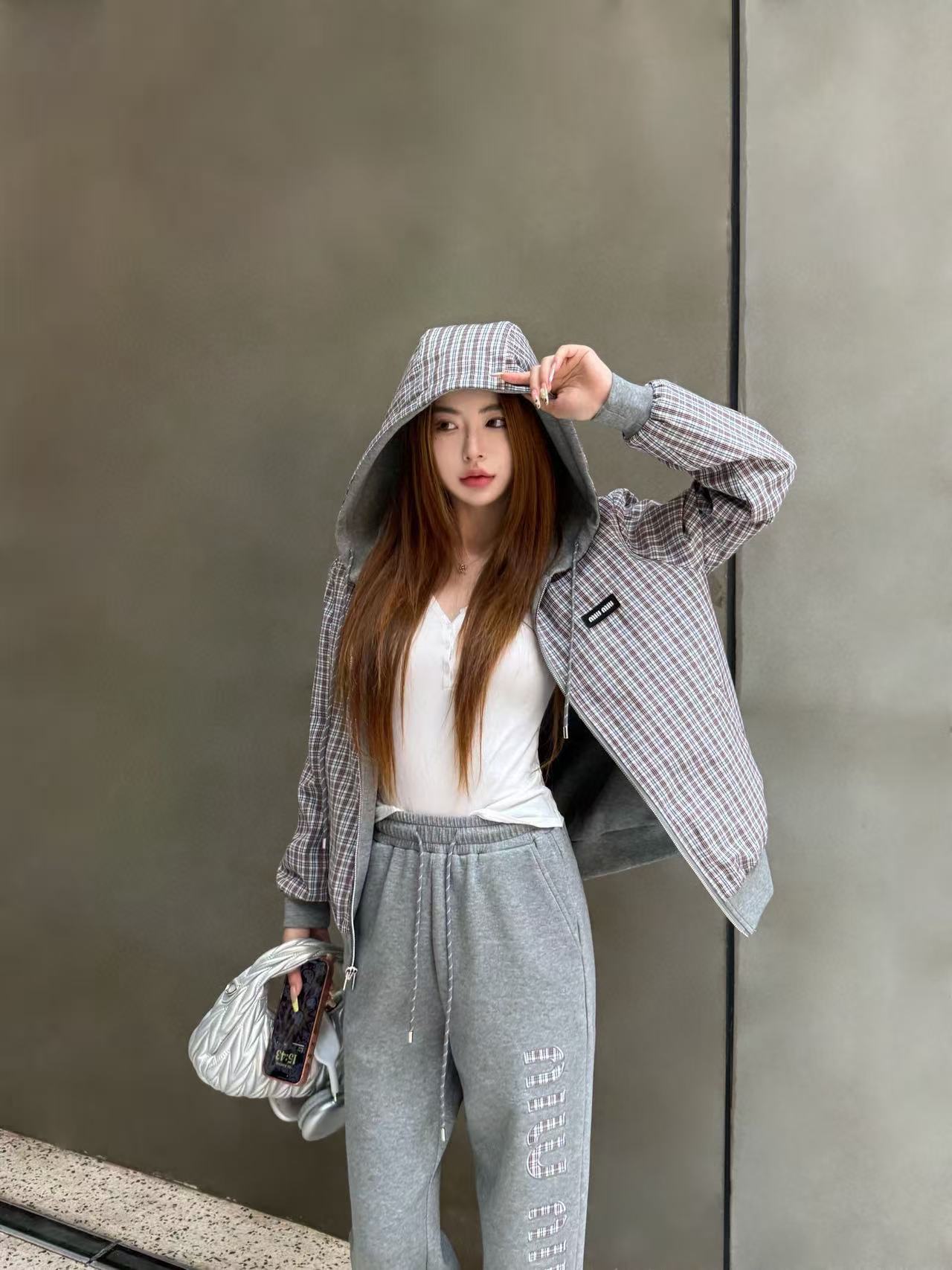 M1UM1U リバーシブルフード付きカジュアルスーツ【50％割引+送料無料】