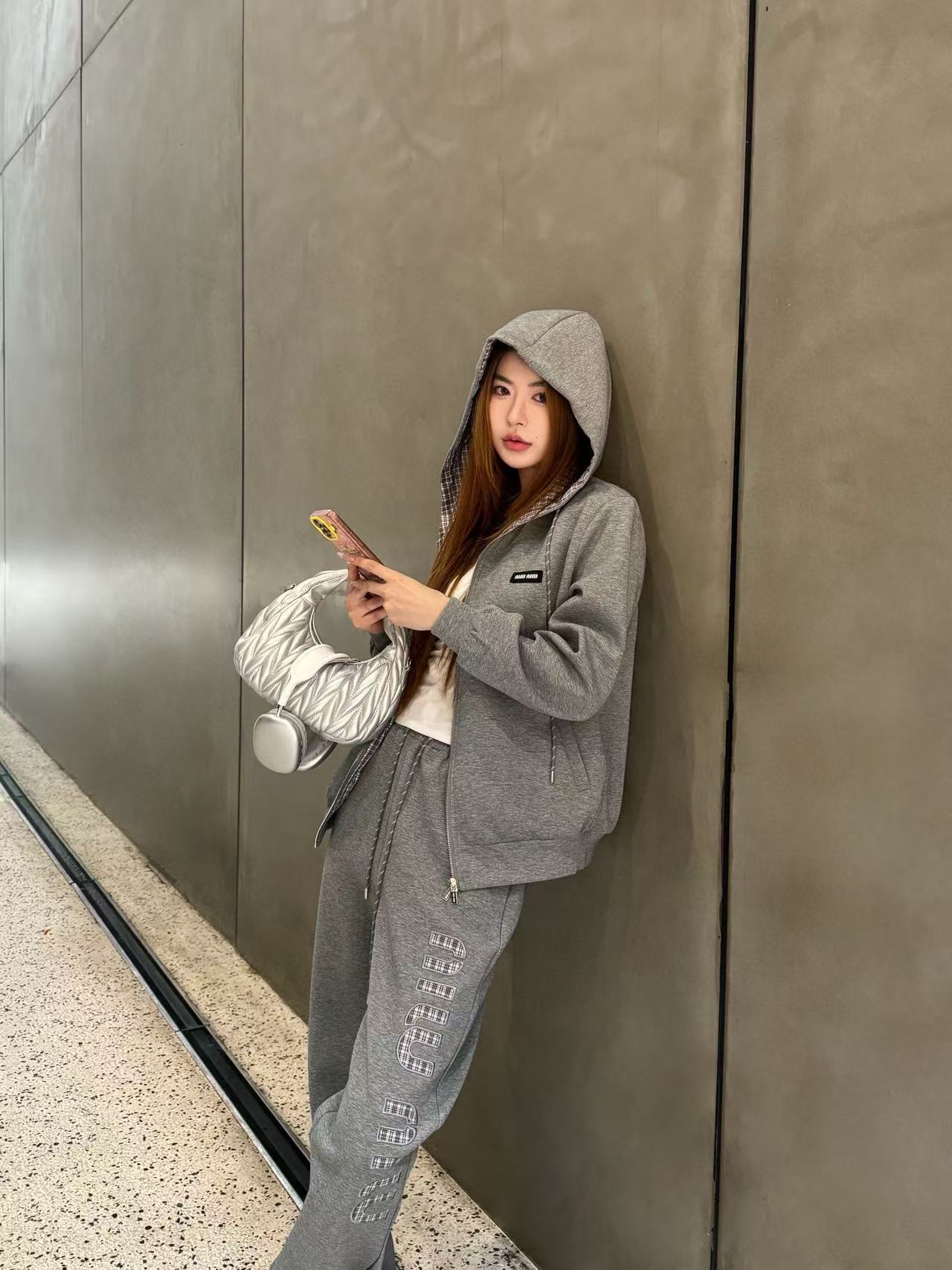 M1UM1U リバーシブルフード付きカジュアルスーツ【50％割引+送料無料】