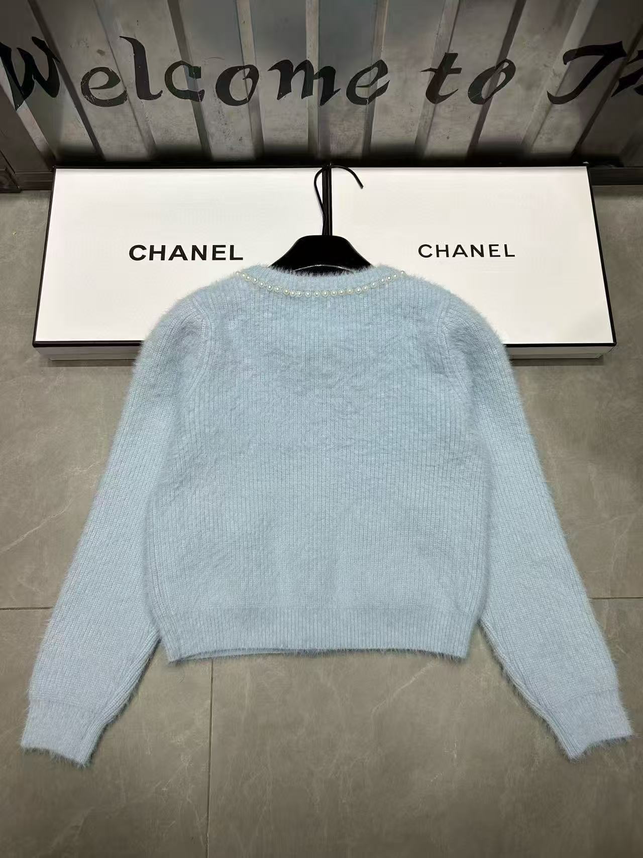 CHANE1 ブローチとダブルCロゴ付きカーディガン【50％割引+送料無料】