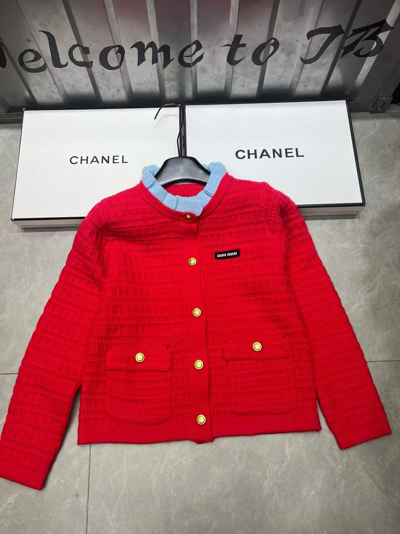 M1UM1U フリルメタルボタンウールカーディガン【50％割引+送料無料】