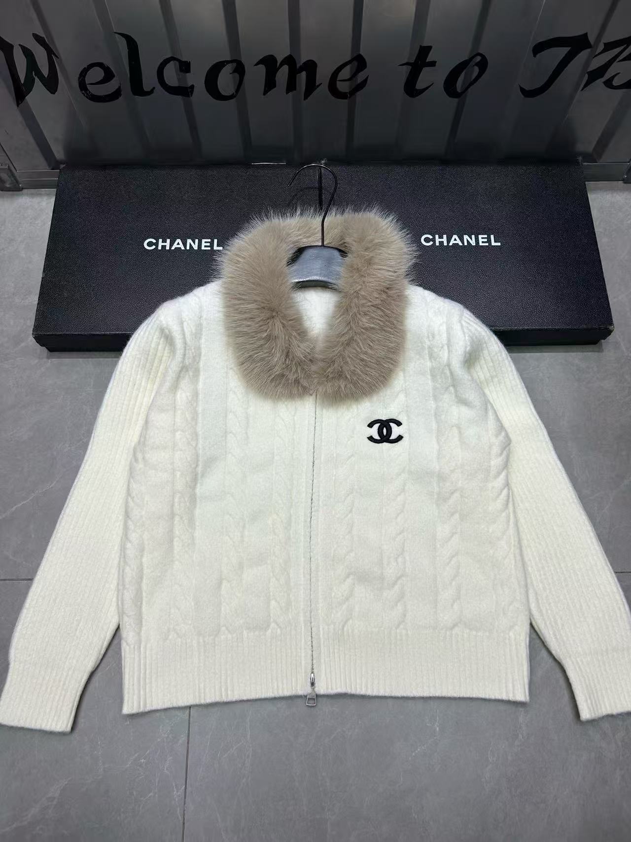 CHANE1 ファーカラージッパーウールカーディガン【50％割引+送料無料】