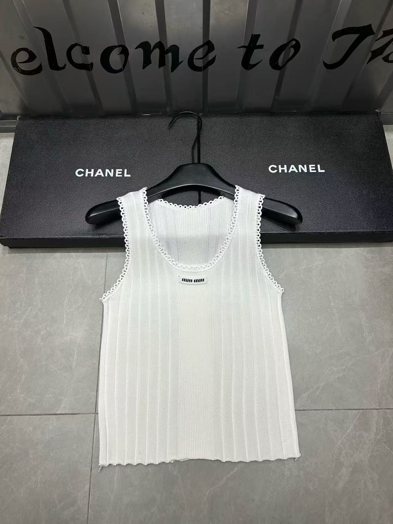 M1UM1U レーストリムウールベスト【50％割引+送料無料】