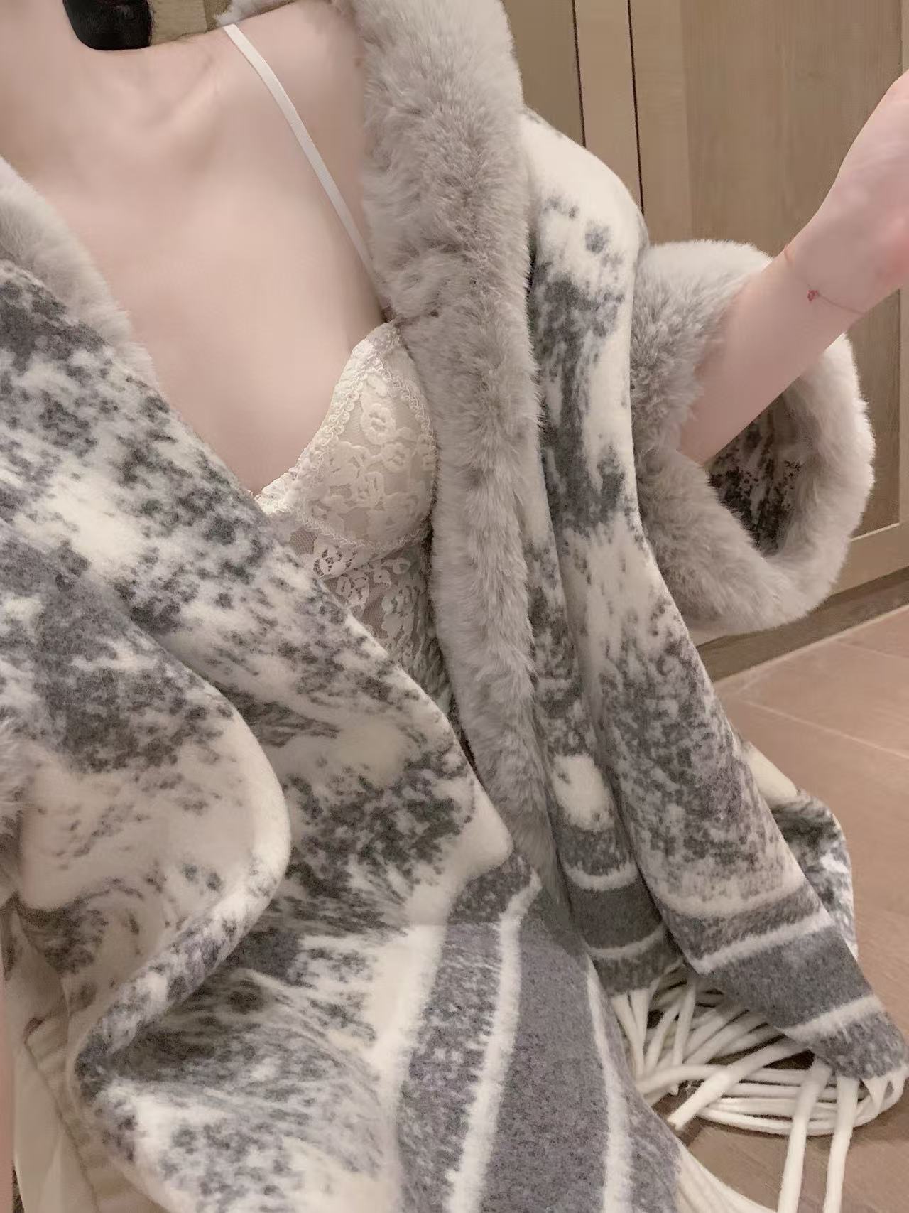 DI0Rキツネの毛皮のショールコート【50％割引+送料無料】