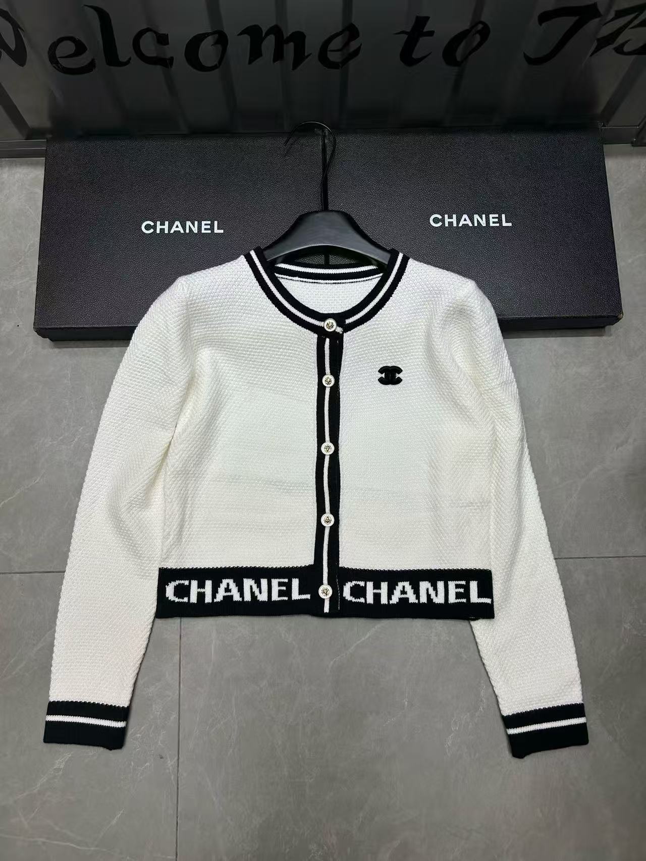 CHANE1 ダブルCレターウールカーディガン【50％割引+送料無料】