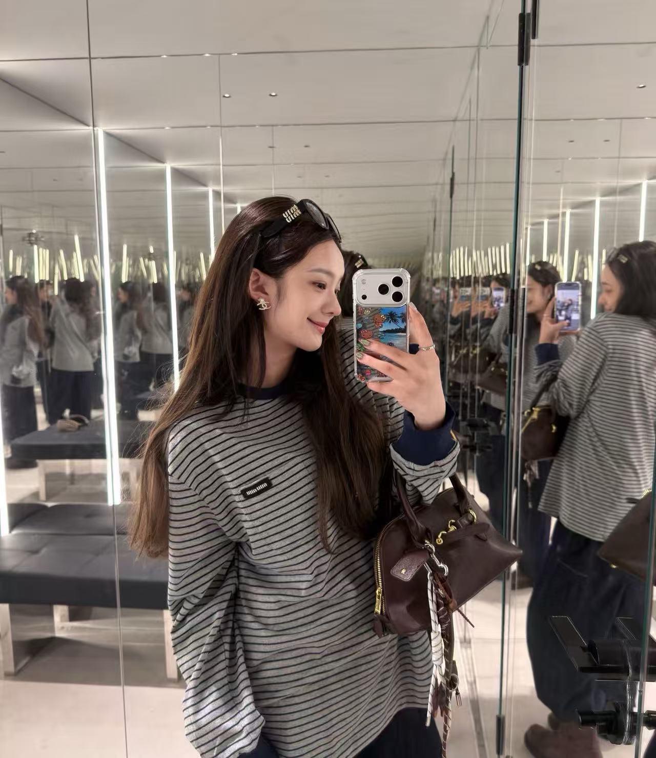 M1UM1U ストライプレター ロングスリーブTシャツ【50％割引+送料無料】