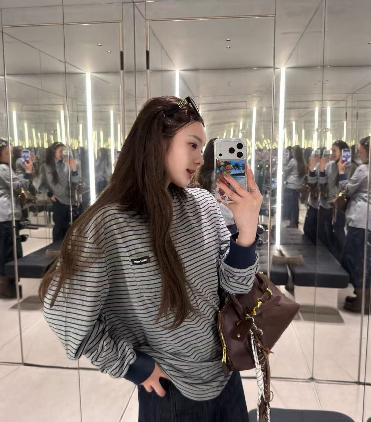 M1UM1U ストライプレター ロングスリーブTシャツ【50％割引+送料無料】