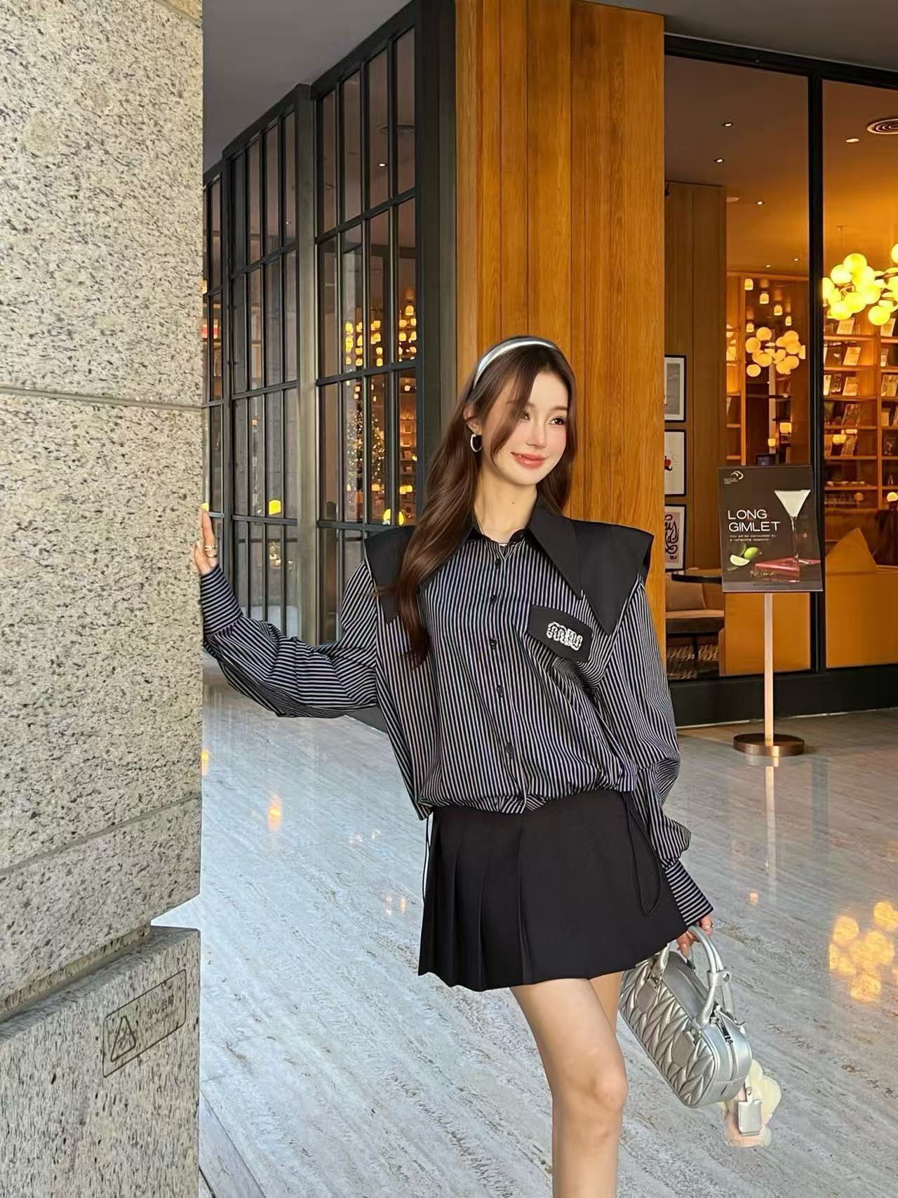 M1UM1U 襟付きストライプシャツ【50％割引+送料無料】