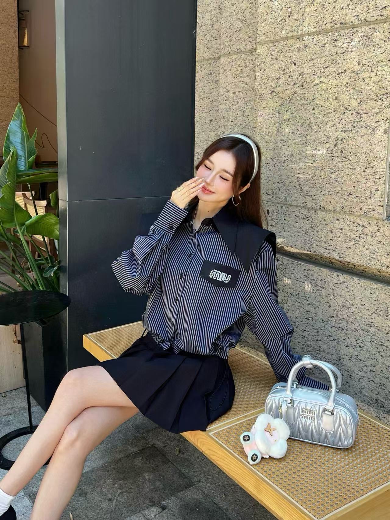 M1UM1U 襟付きストライプシャツ【50％割引+送料無料】