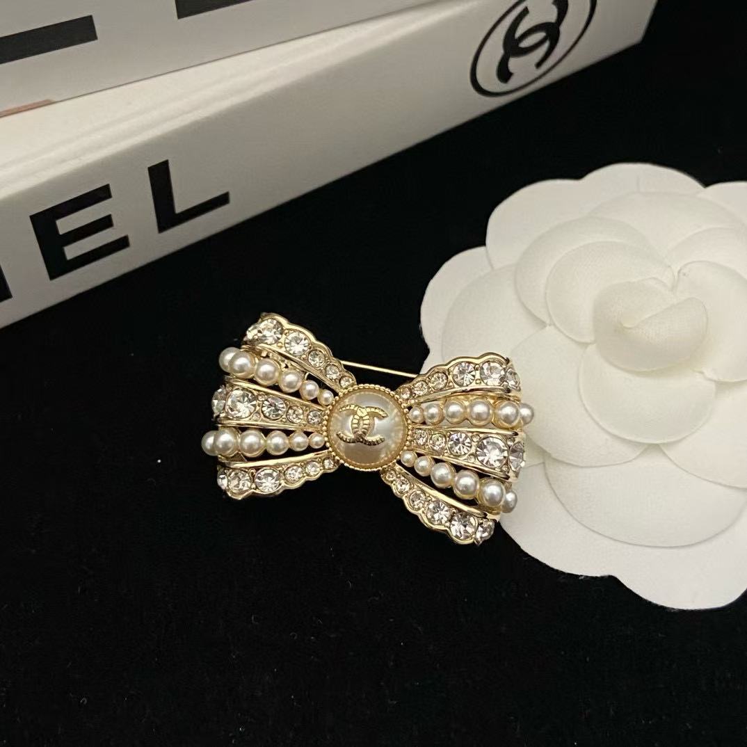 CHANE1 ダブルC パール ボウ ブローチ【50％割引+送料無料】