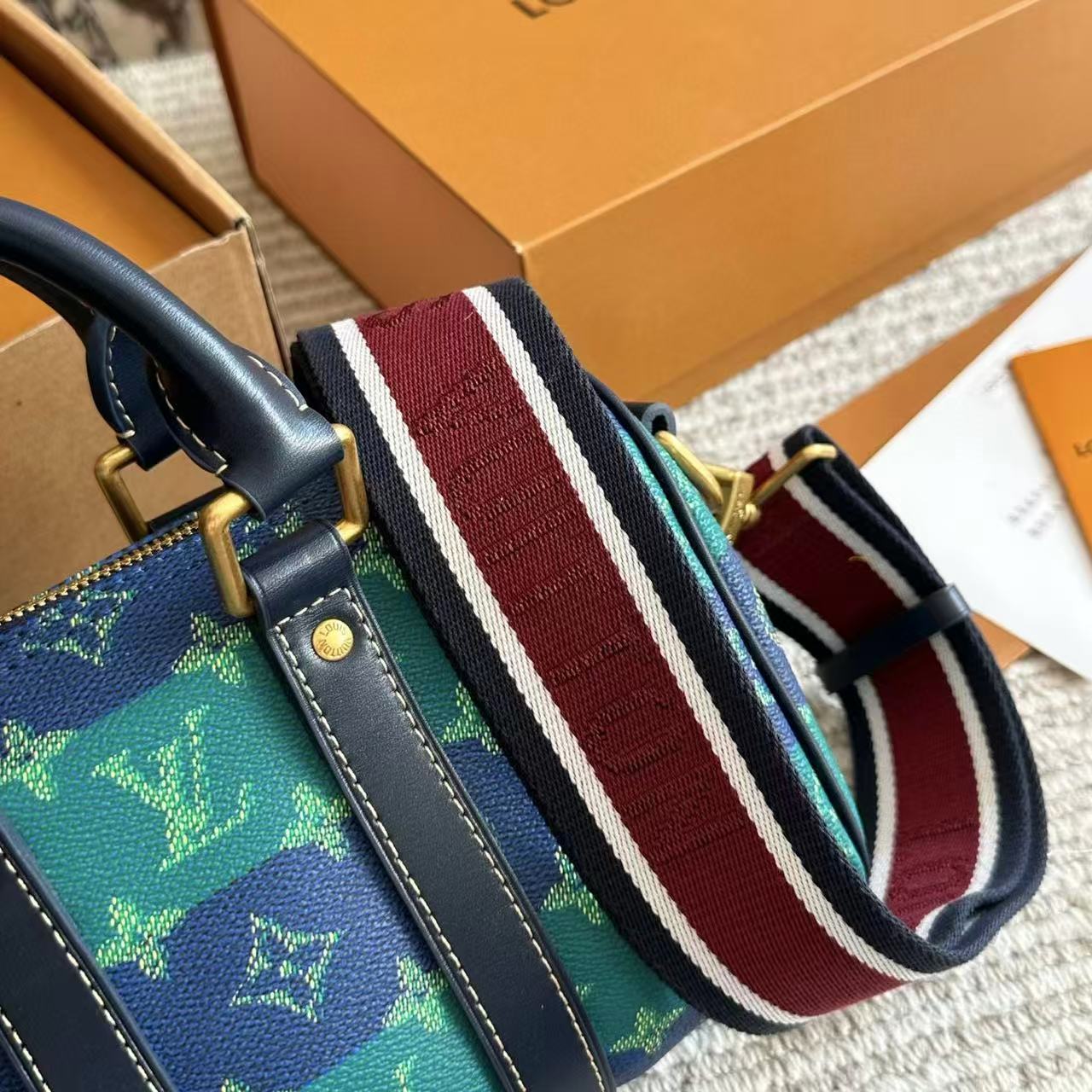 LVレザープリントハンドバッグ【50％割引+送料無料】