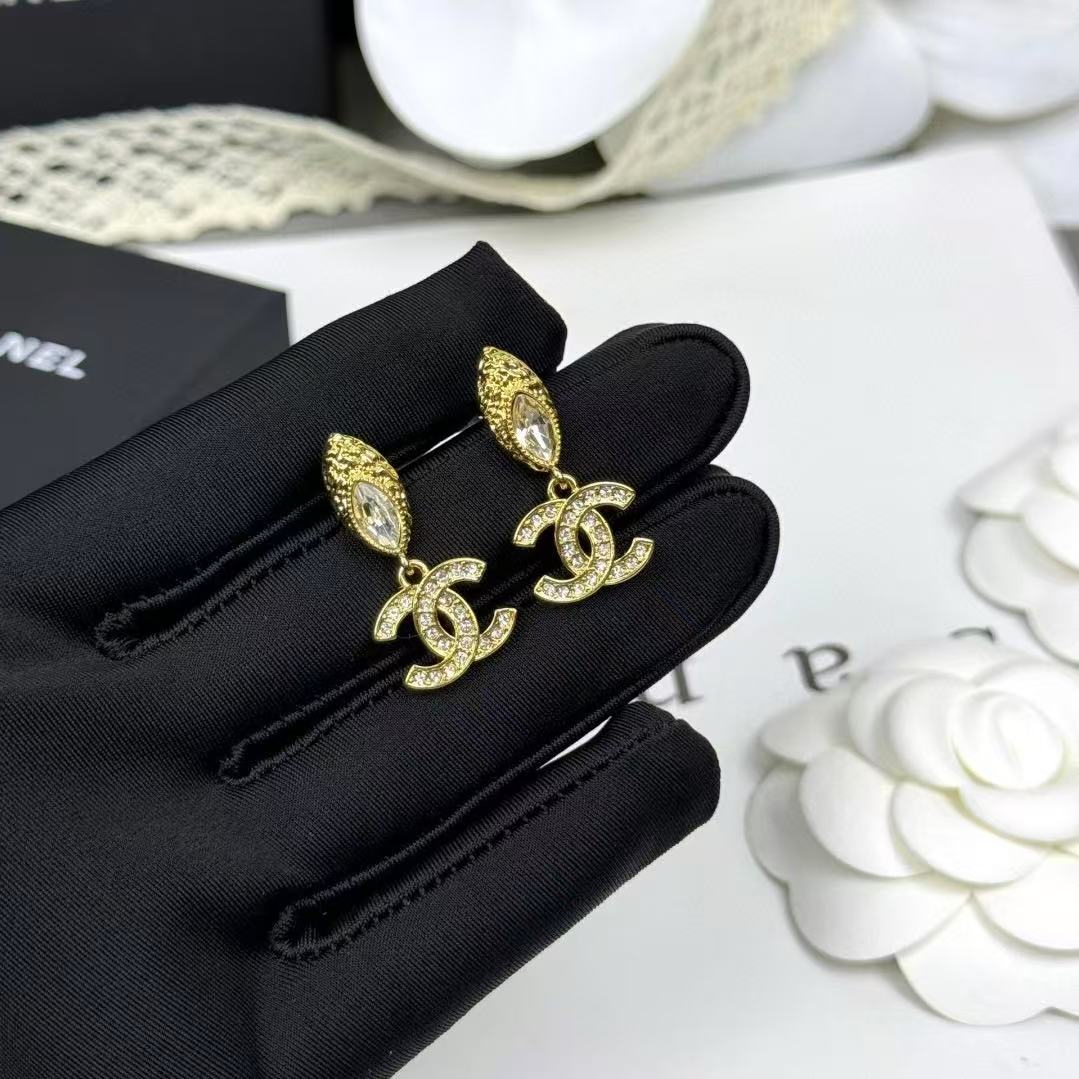 CHANE1 ダブルC ダイヤモンド スタッドピアス【50％割引+送料無料】