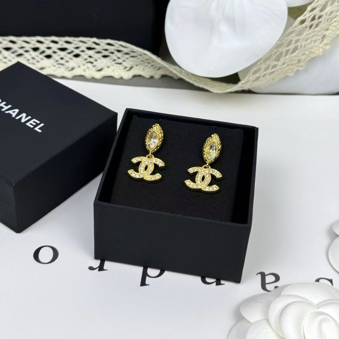 CHANE1 ダブルC ダイヤモンド スタッドピアス【50％割引+送料無料】