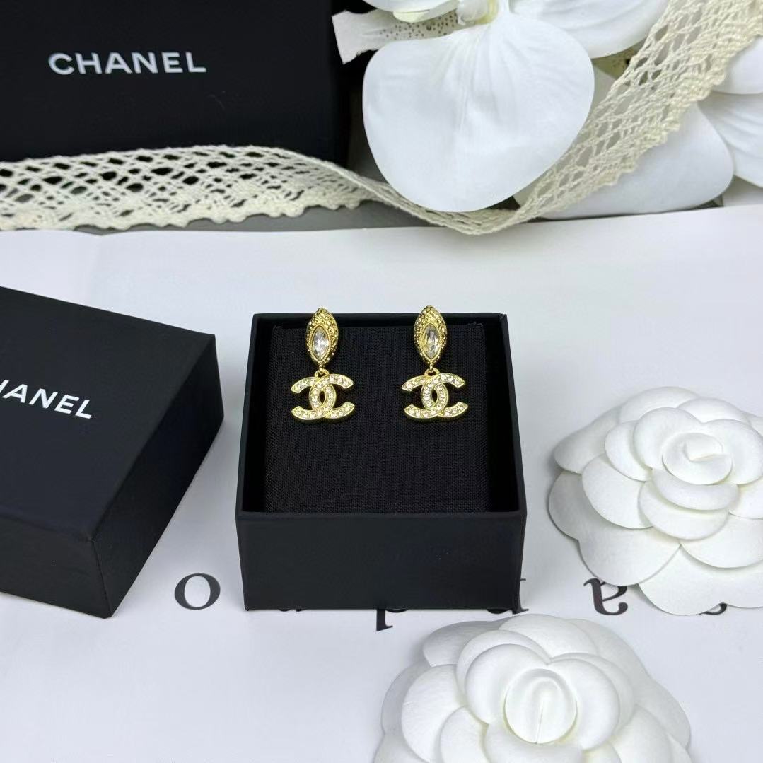 CHANE1 ダブルC ダイヤモンド スタッドピアス【50％割引+送料無料】