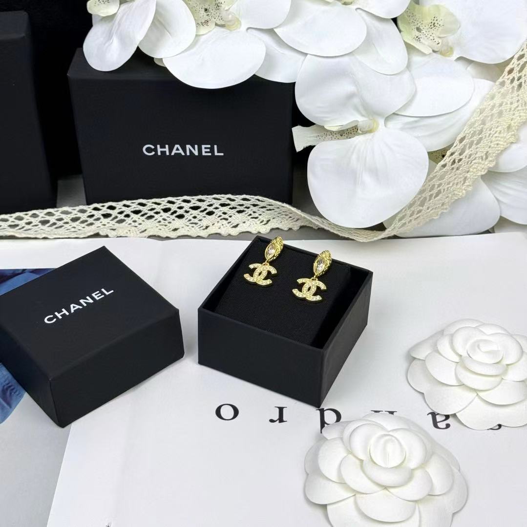 CHANE1 ダブルC ダイヤモンド スタッドピアス【50％割引+送料無料】