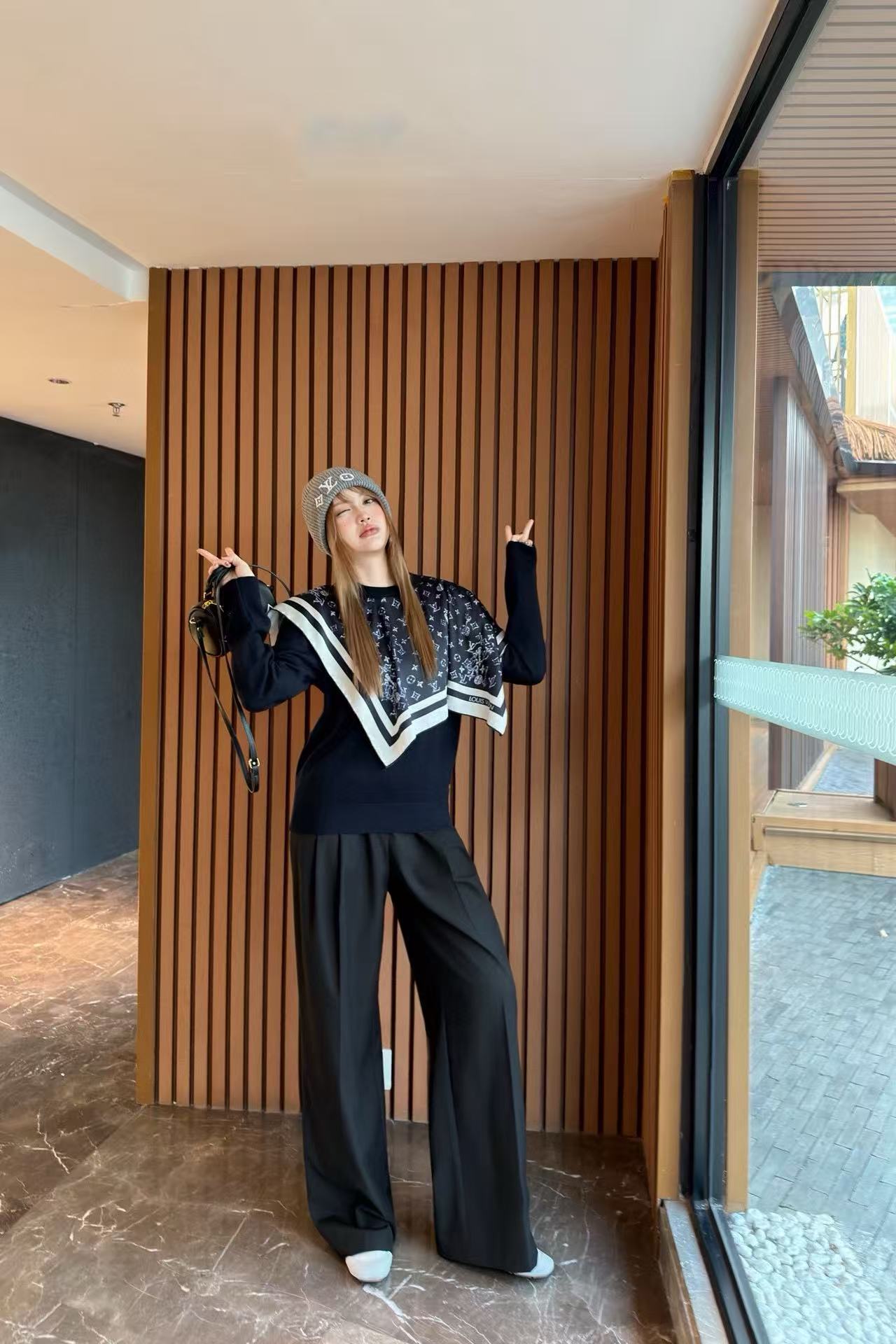 LVプリントスウェットシャツ【50％割引+送料無料】